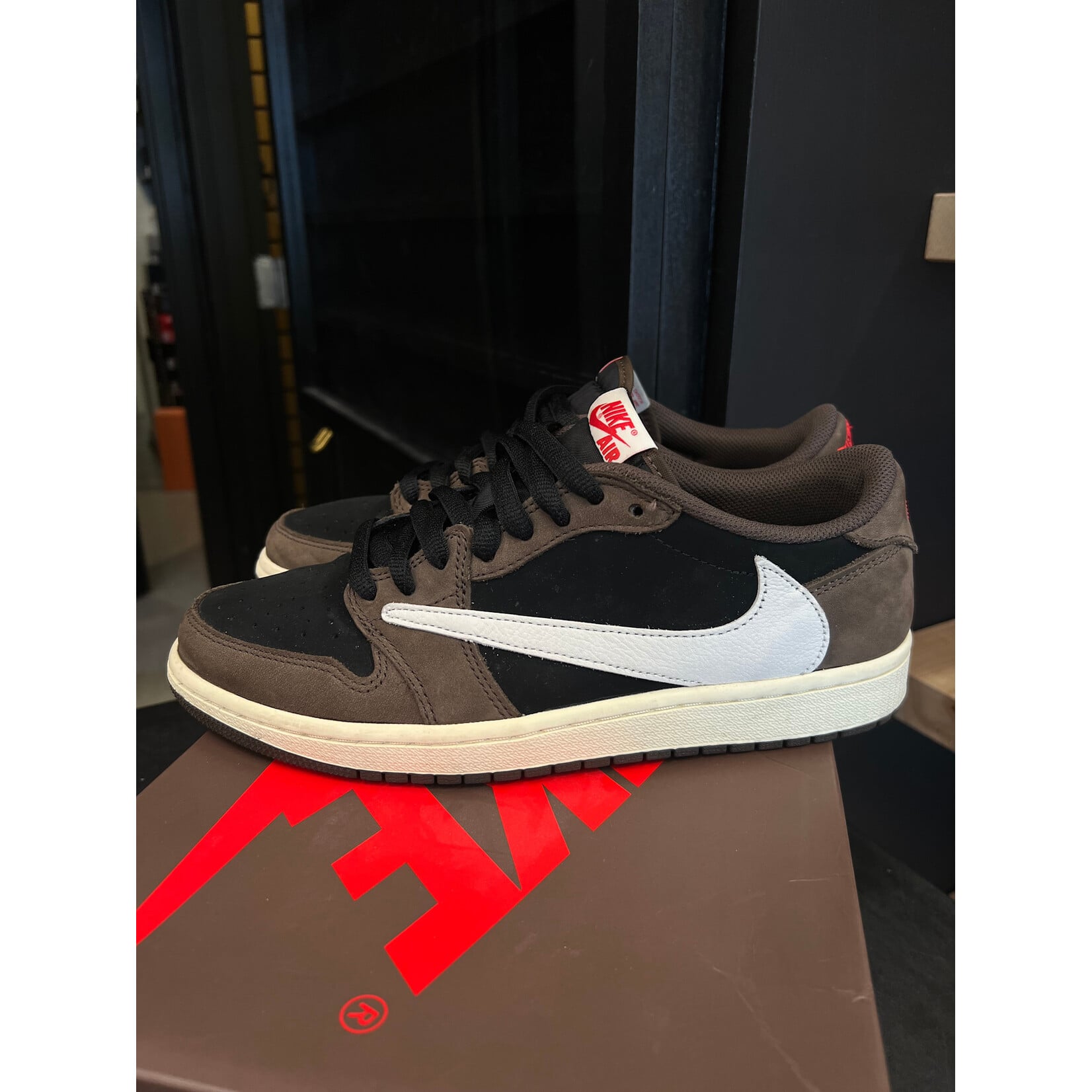 Jordan Jordan 1 Retro Low OG SP Travis Scott Mocha Size 9, PREOWNED*