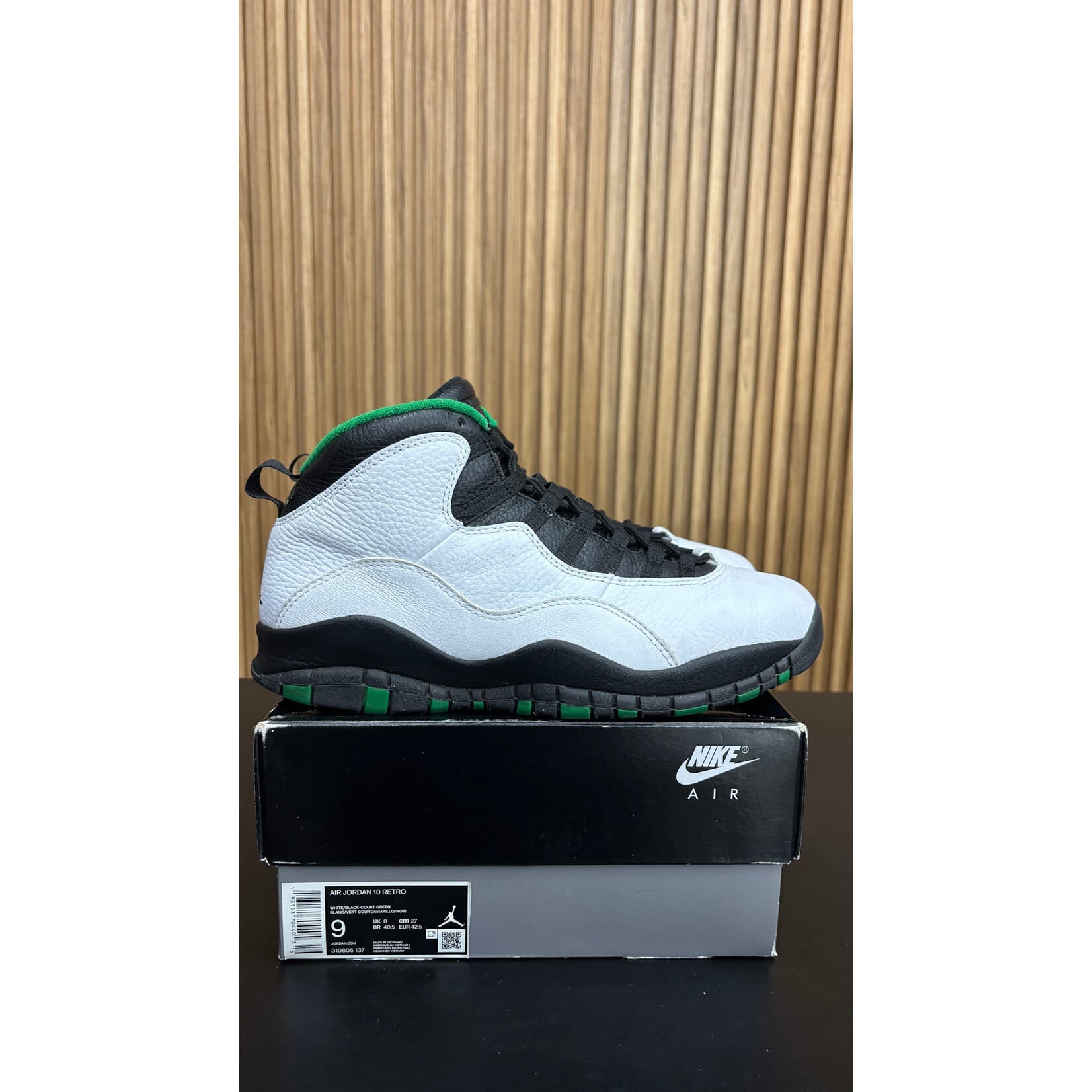 Jordan Jordan 10 Retro Seattle Size 10, PREOWNED