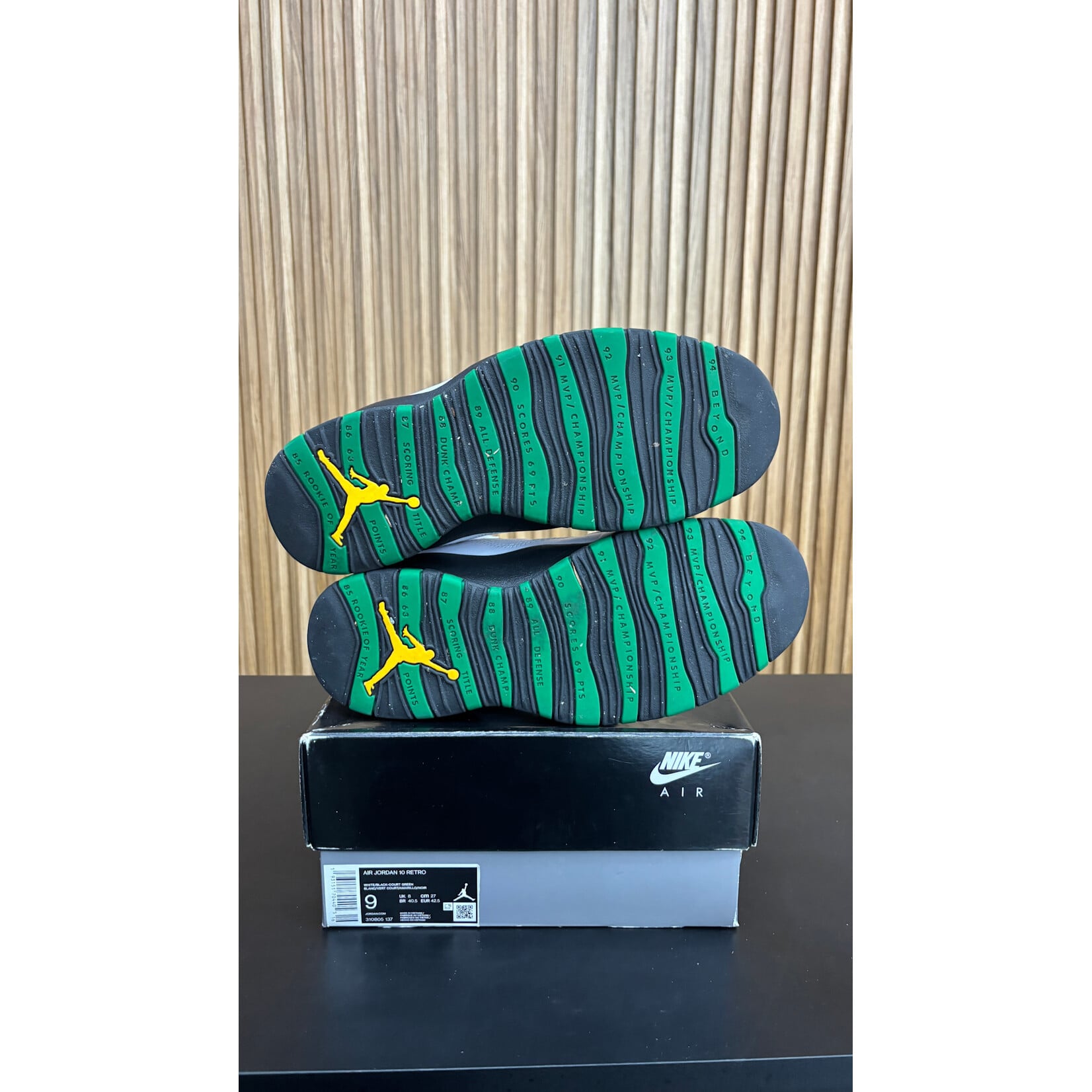 Jordan Jordan 10 Retro Seattle Size 10, PREOWNED