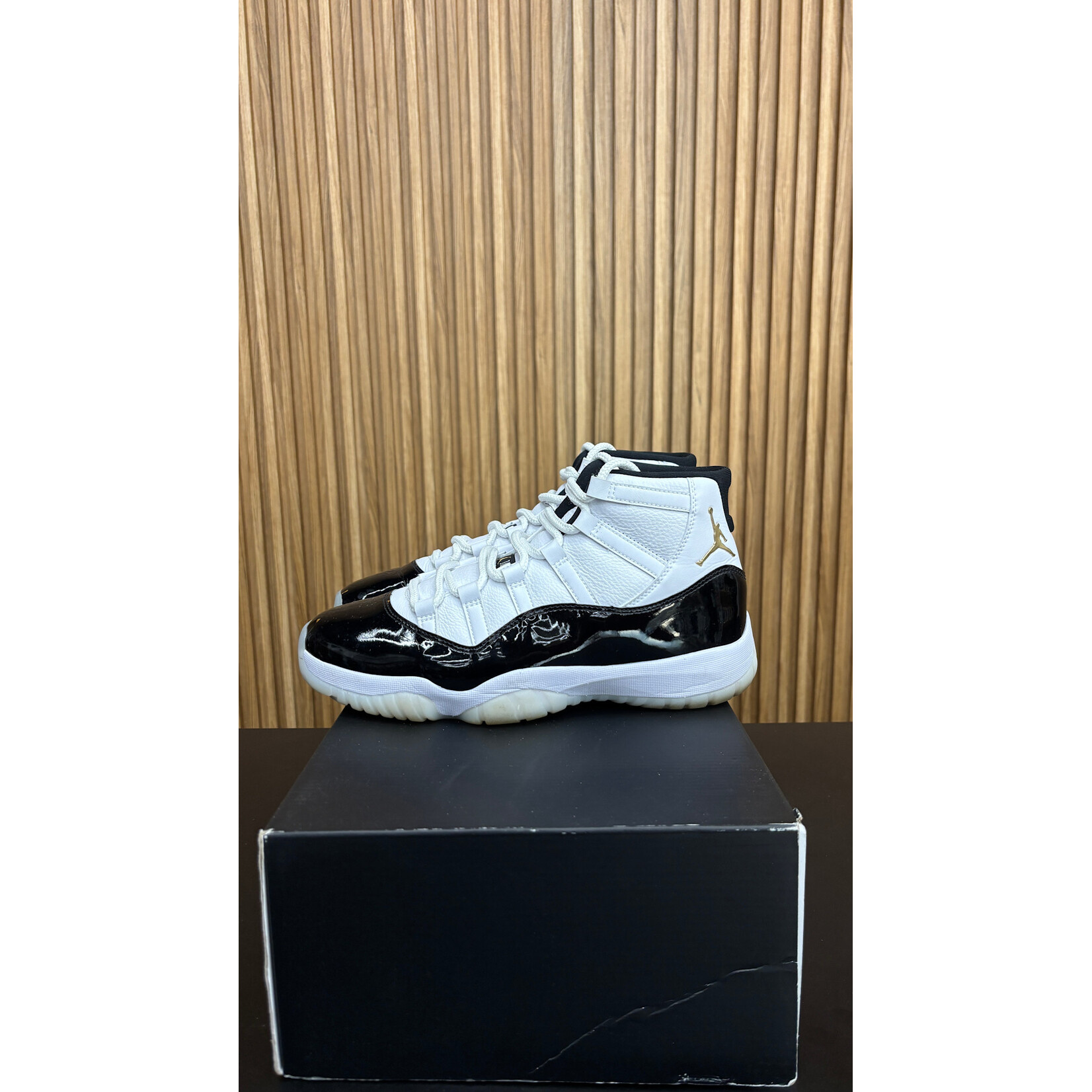 Jordan Jordan 11 Retro DMP Gratitude (2023) Size 9, PREOWNED
