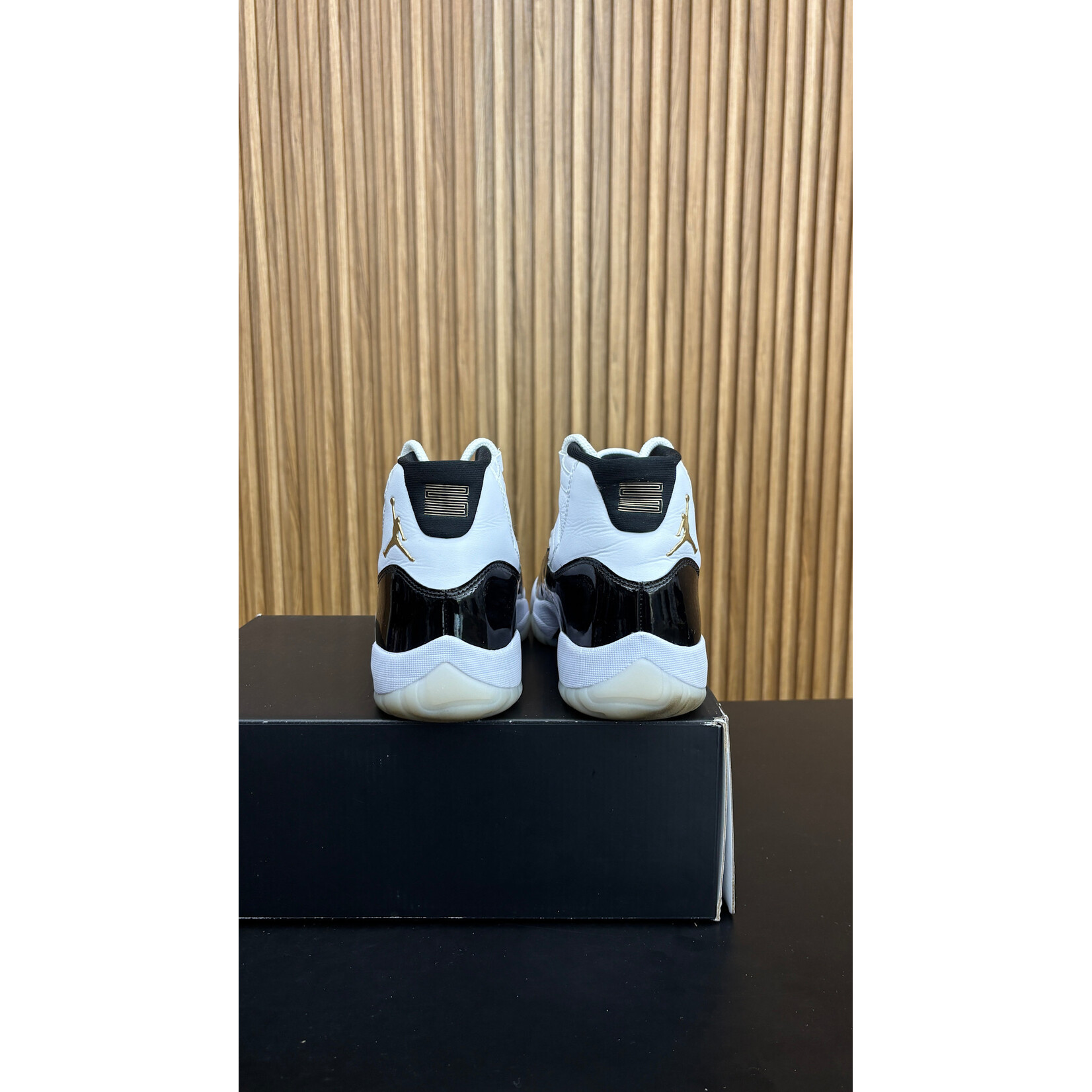 Jordan Jordan 11 Retro DMP Gratitude (2023) Size 9, PREOWNED
