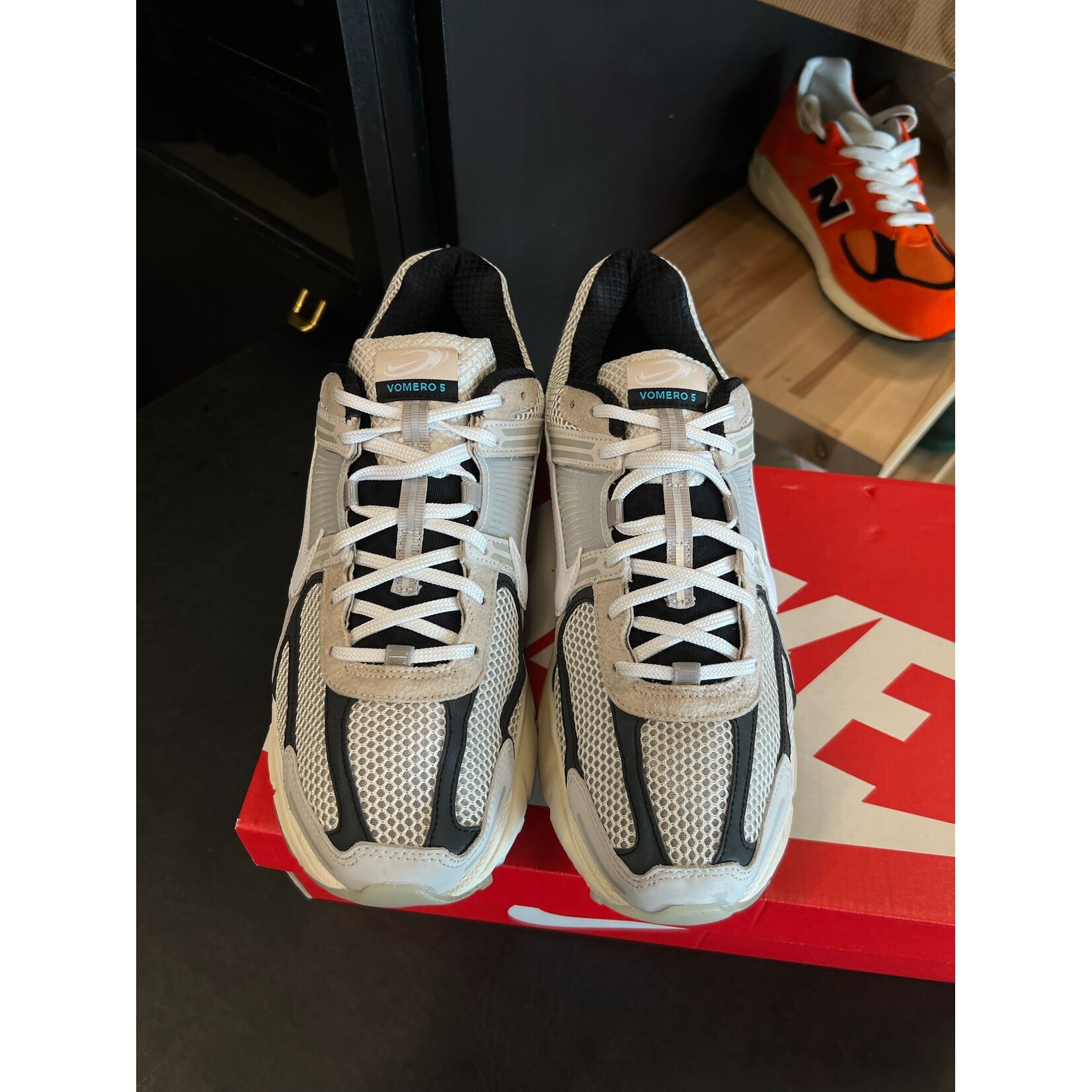 Nike Nike Zoom Vomero 5 Supersonic Light Bone Black Size 11, PREOWNED*