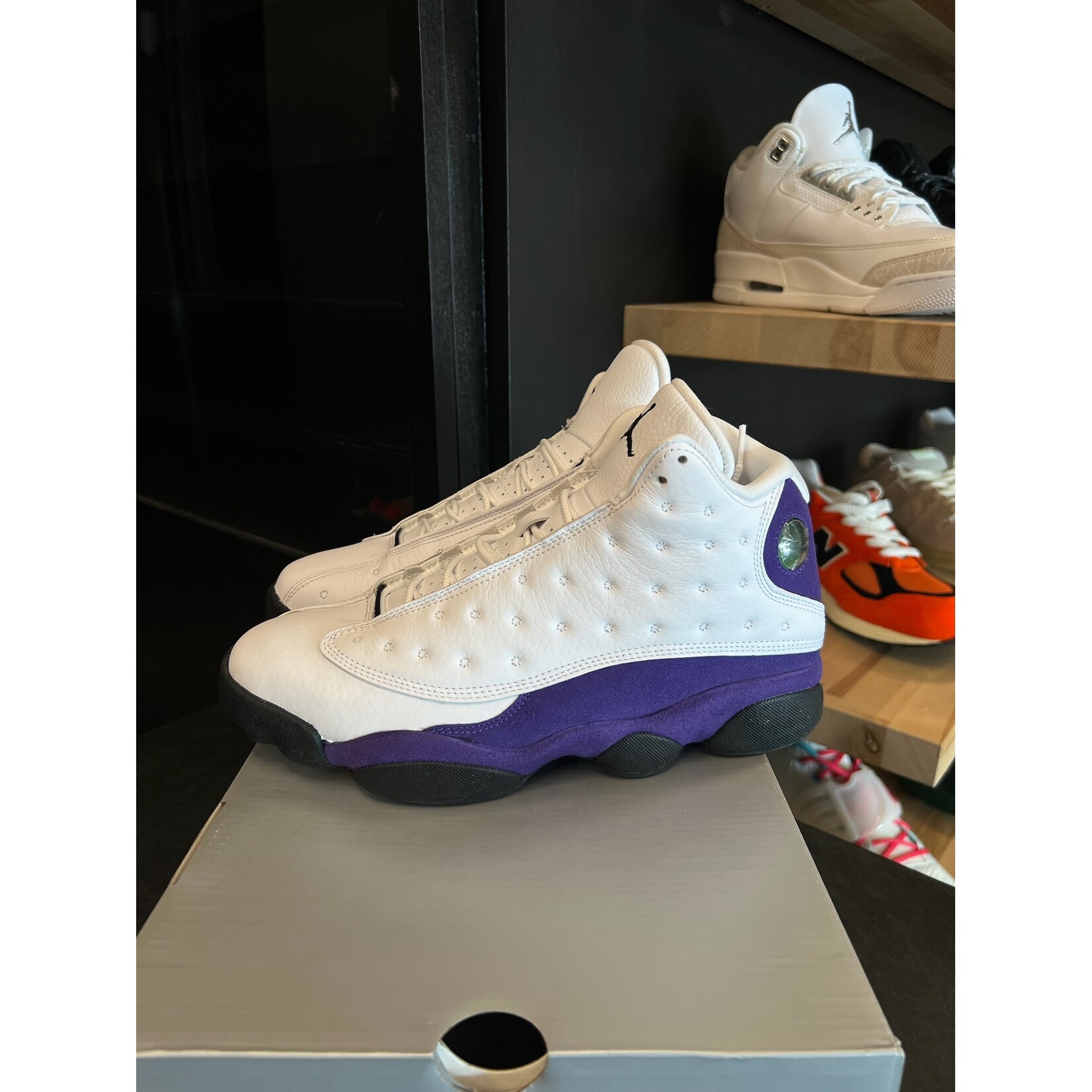 Jordan Jordan 13 Retro Lakers Size 9, PREOWNED*