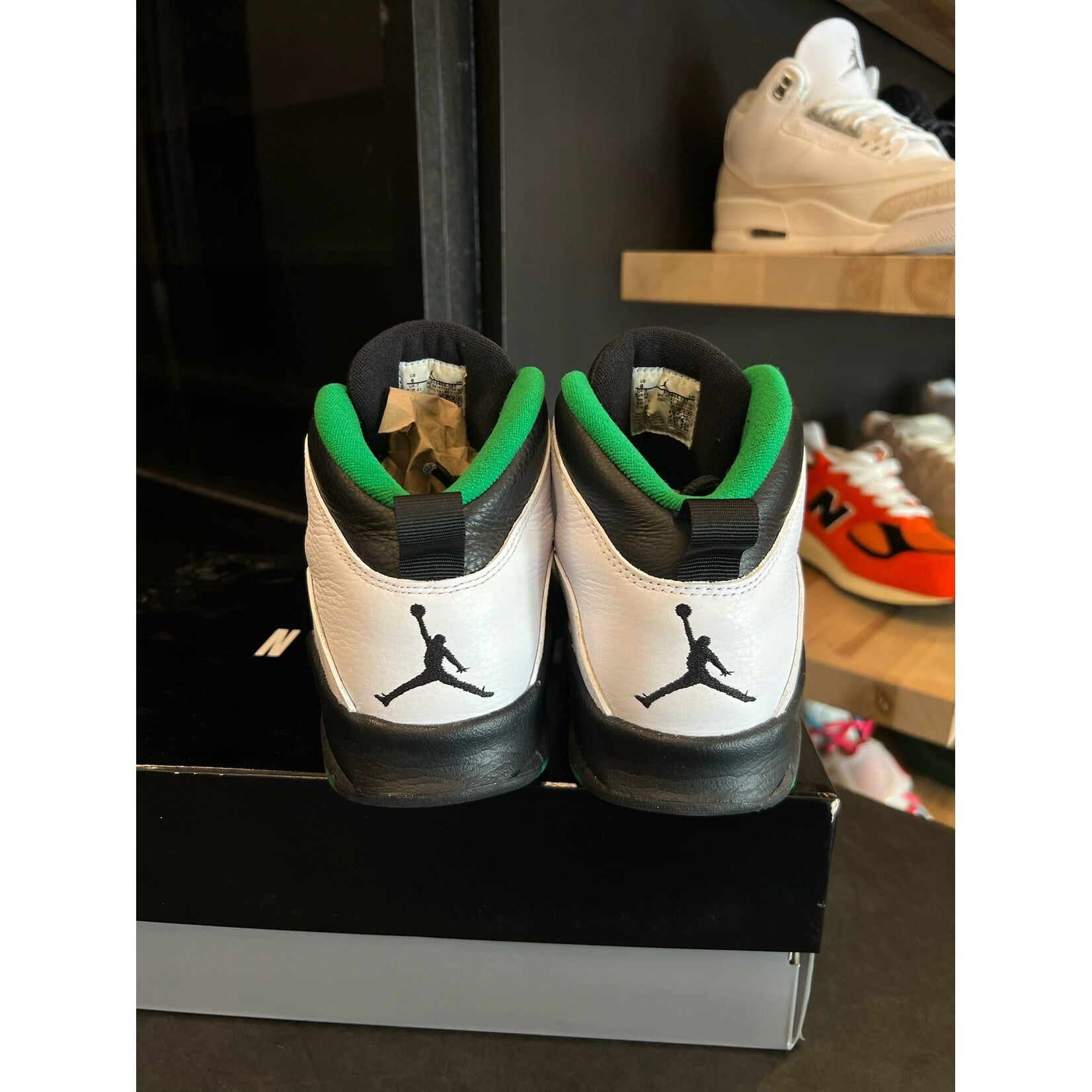 Jordan Jordan 10 Retro Seattle Size 8, PREOWNED*