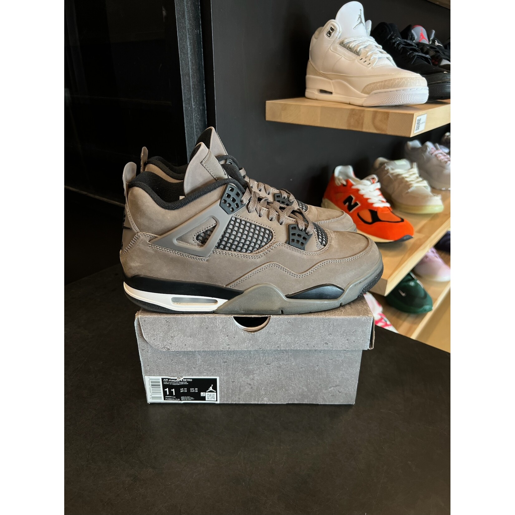 Jordan Jordan 4 Retro Cave Stone Size 11, PREOWNED*