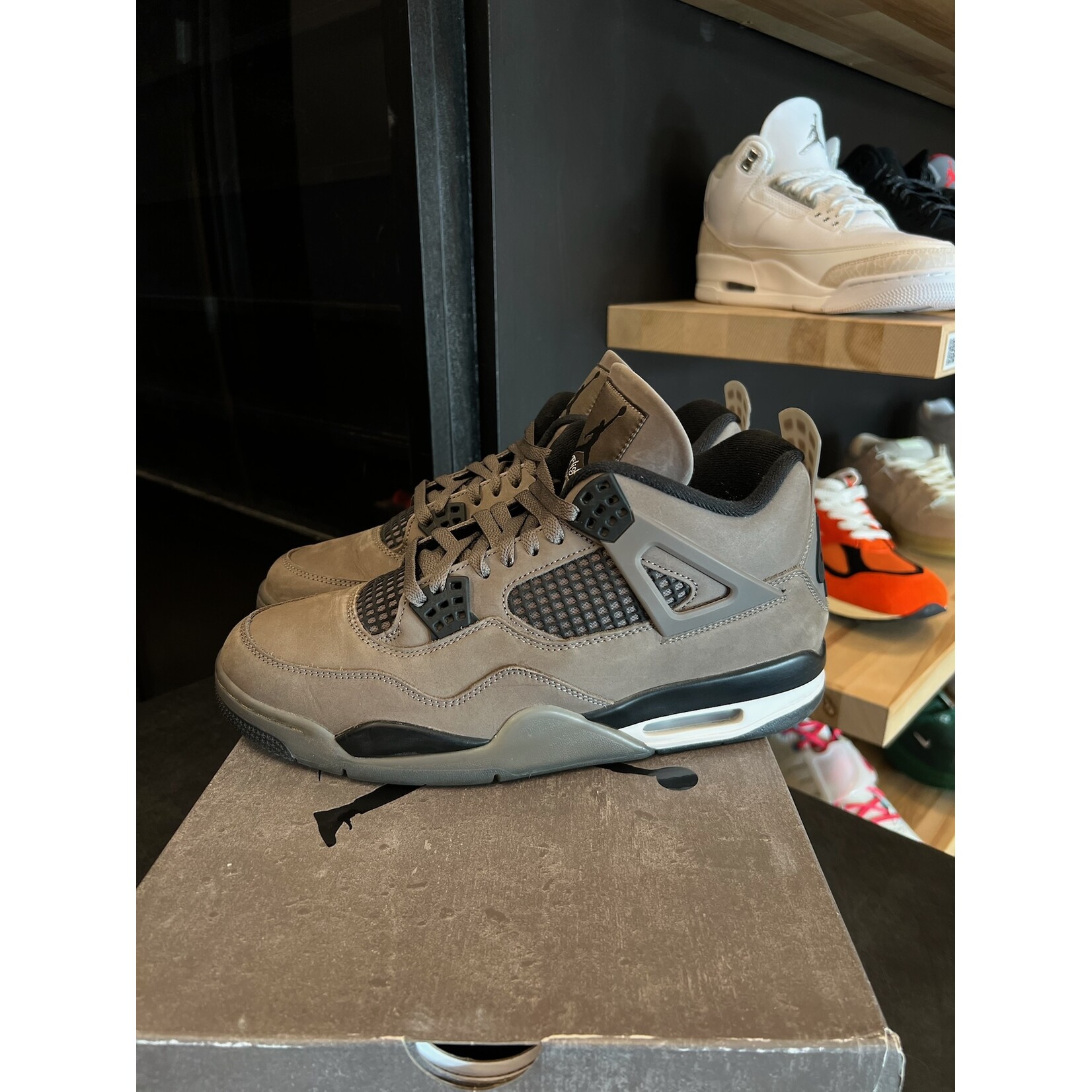 Jordan Jordan 4 Retro Cave Stone Size 11, PREOWNED*