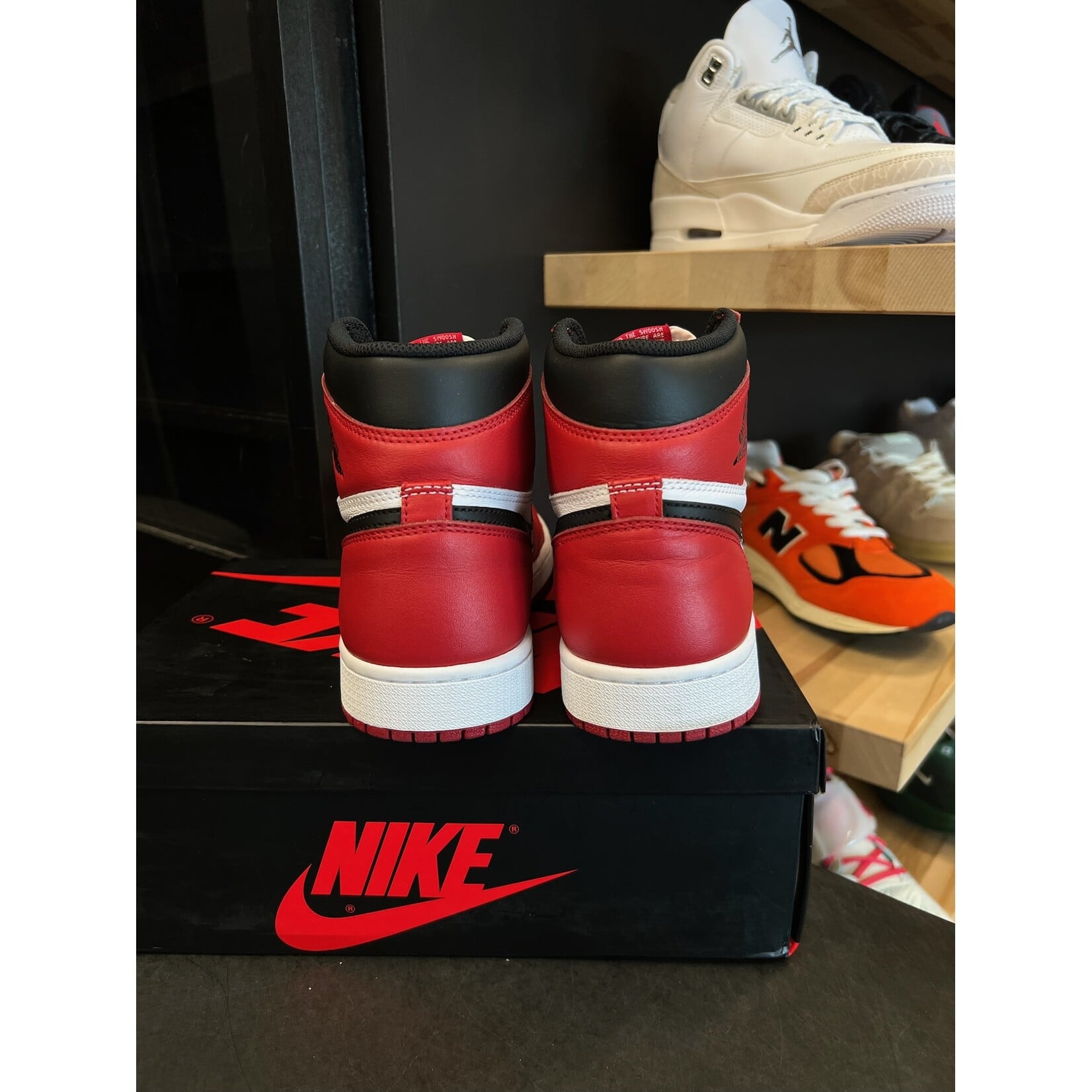 Jordan Jordan 1 Retro Chicago (2015) Size 9, PREOWNED*