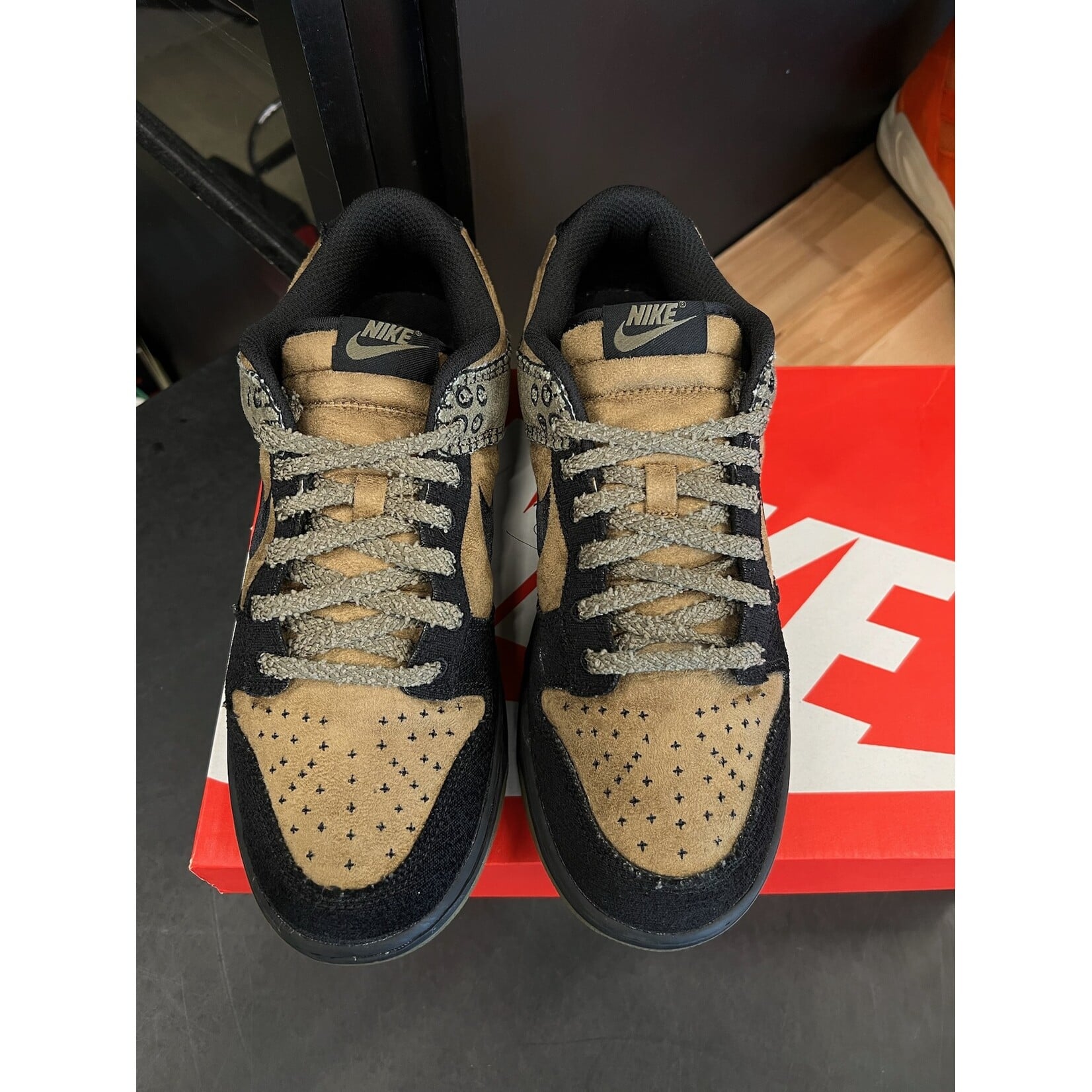 Nike Nike Dunk Low Retro Camo Olive Size 9.5, PREOWNED*