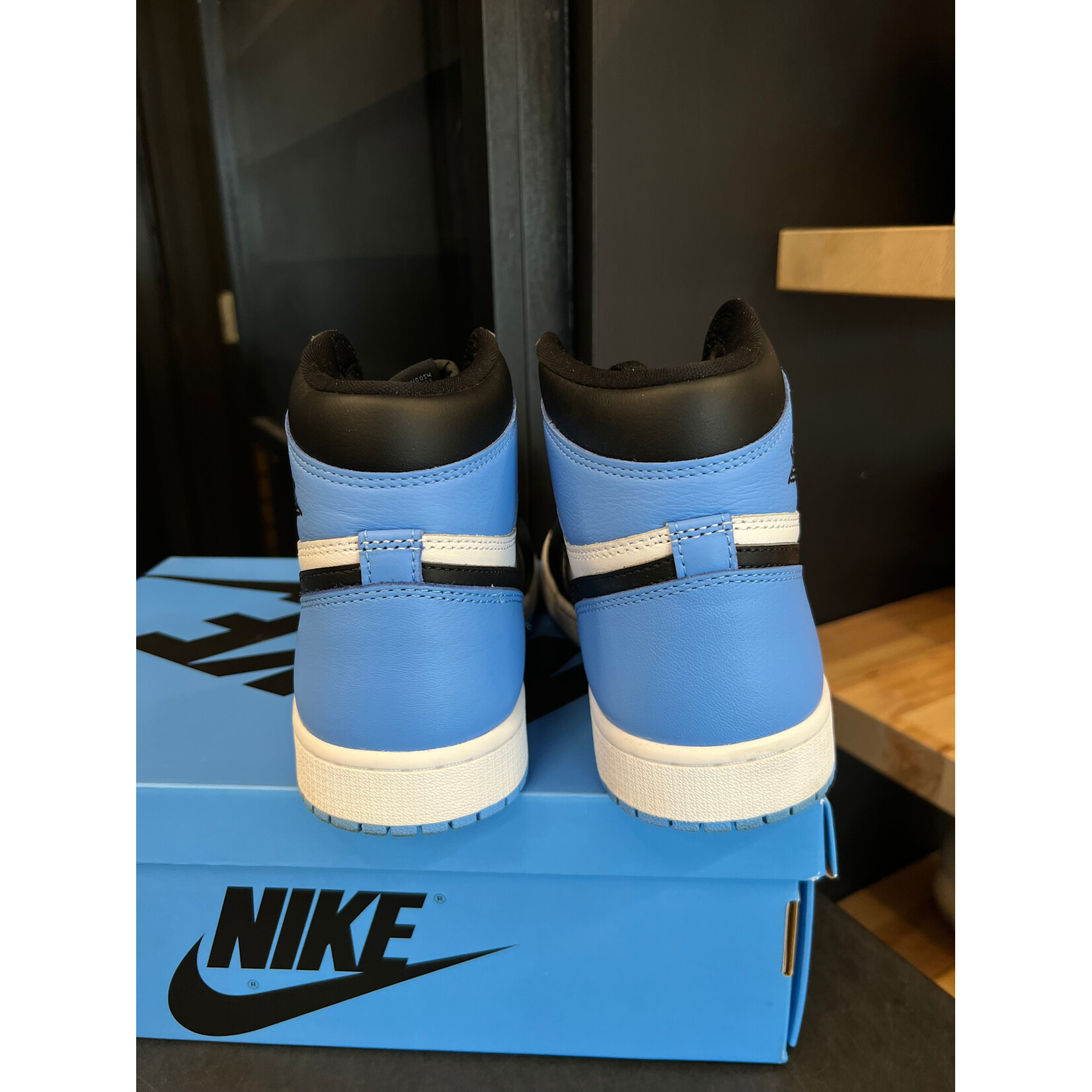Jordan Jordan 1 Retro High OG UNC Toe Size 9, PREOWNED*