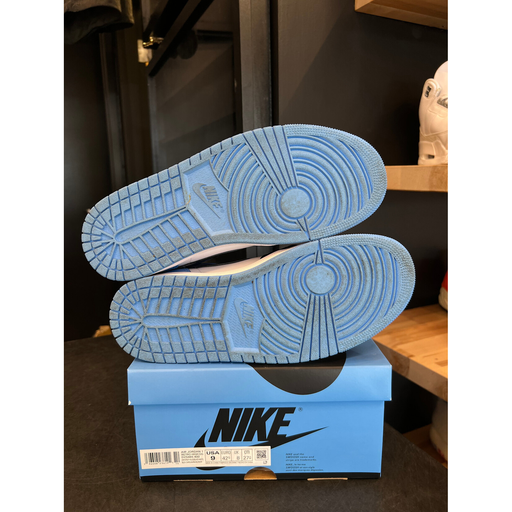 Jordan Jordan 1 Retro High OG UNC Toe Size 9, PREOWNED*