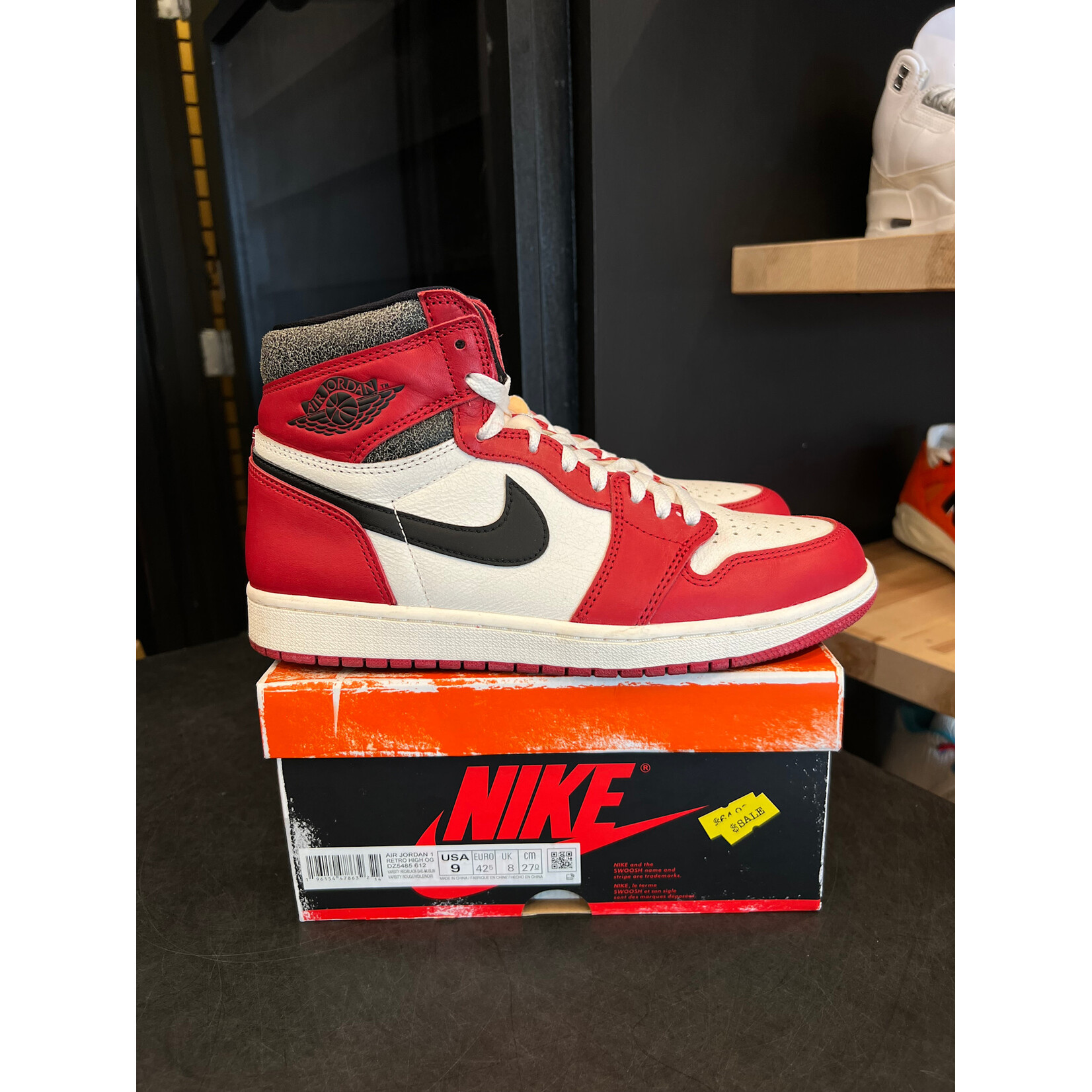 Jordan Jordan 1 Retro High OG Chicago Lost and Found Size 9, PREOWNED*