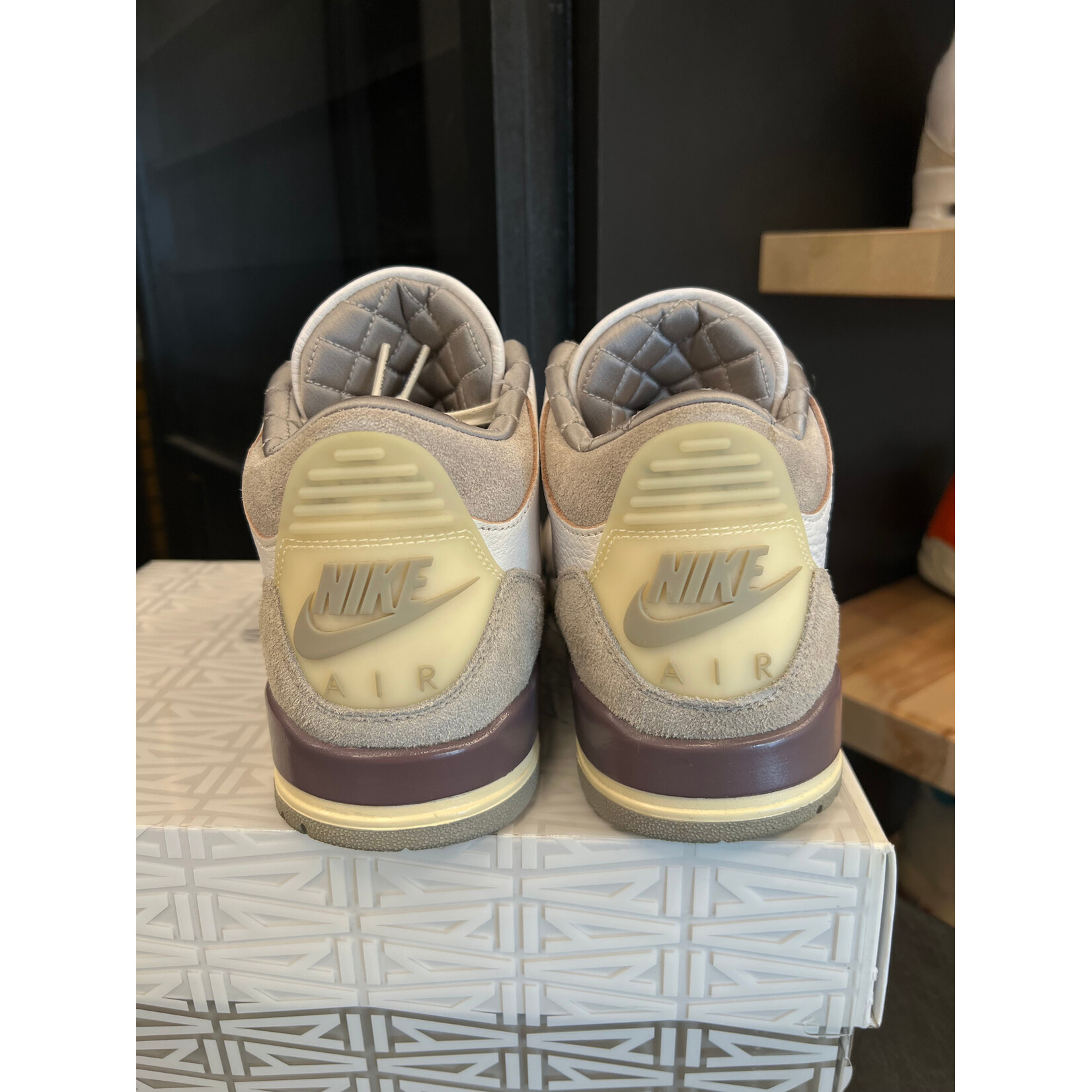 Jordan Jordan 3 Retro SP A Ma Maniére (Women's) Size 10W, PREOWNED*