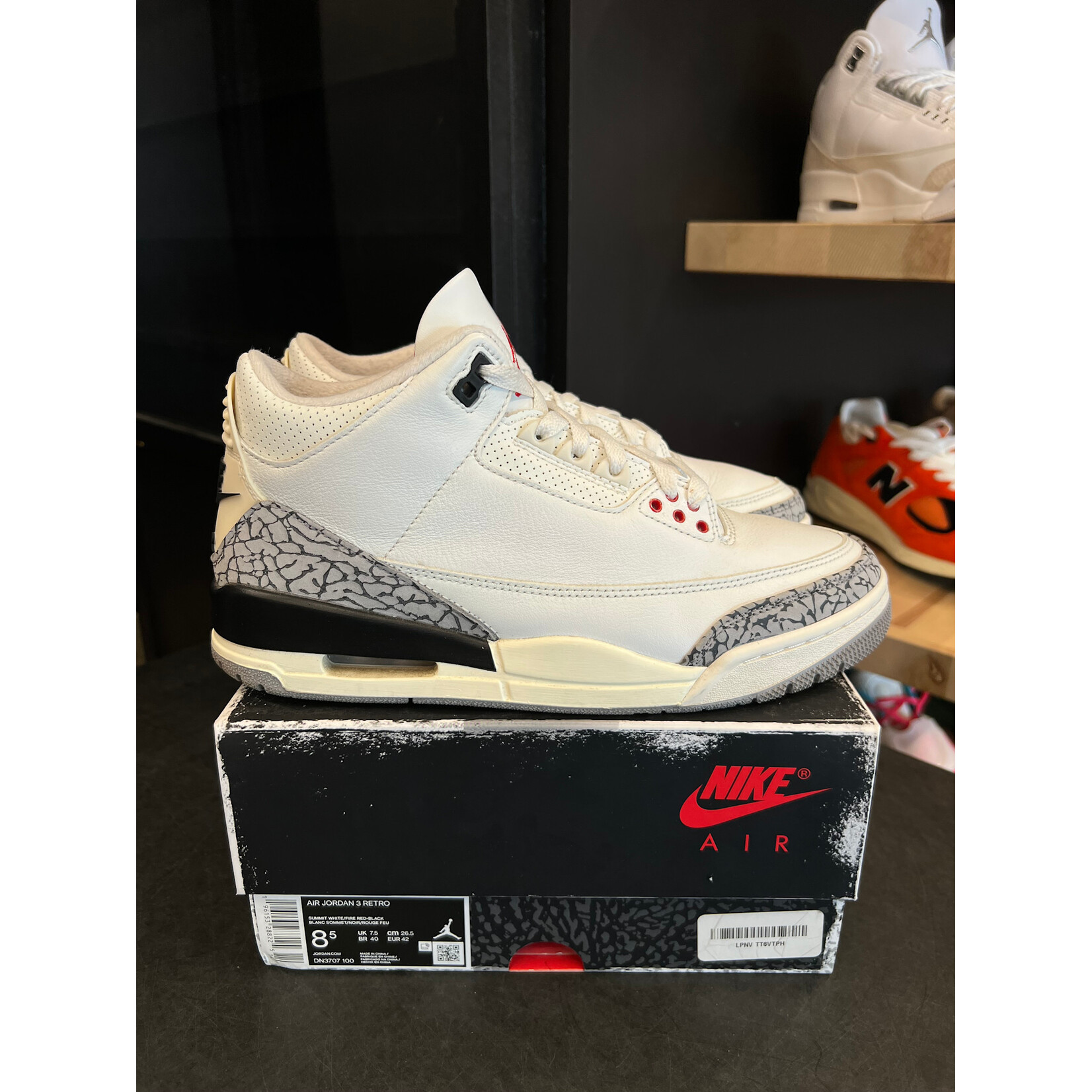 Jordan Jordan 3 Retro White Cement Reimagined Size 8.5, PREOWNED