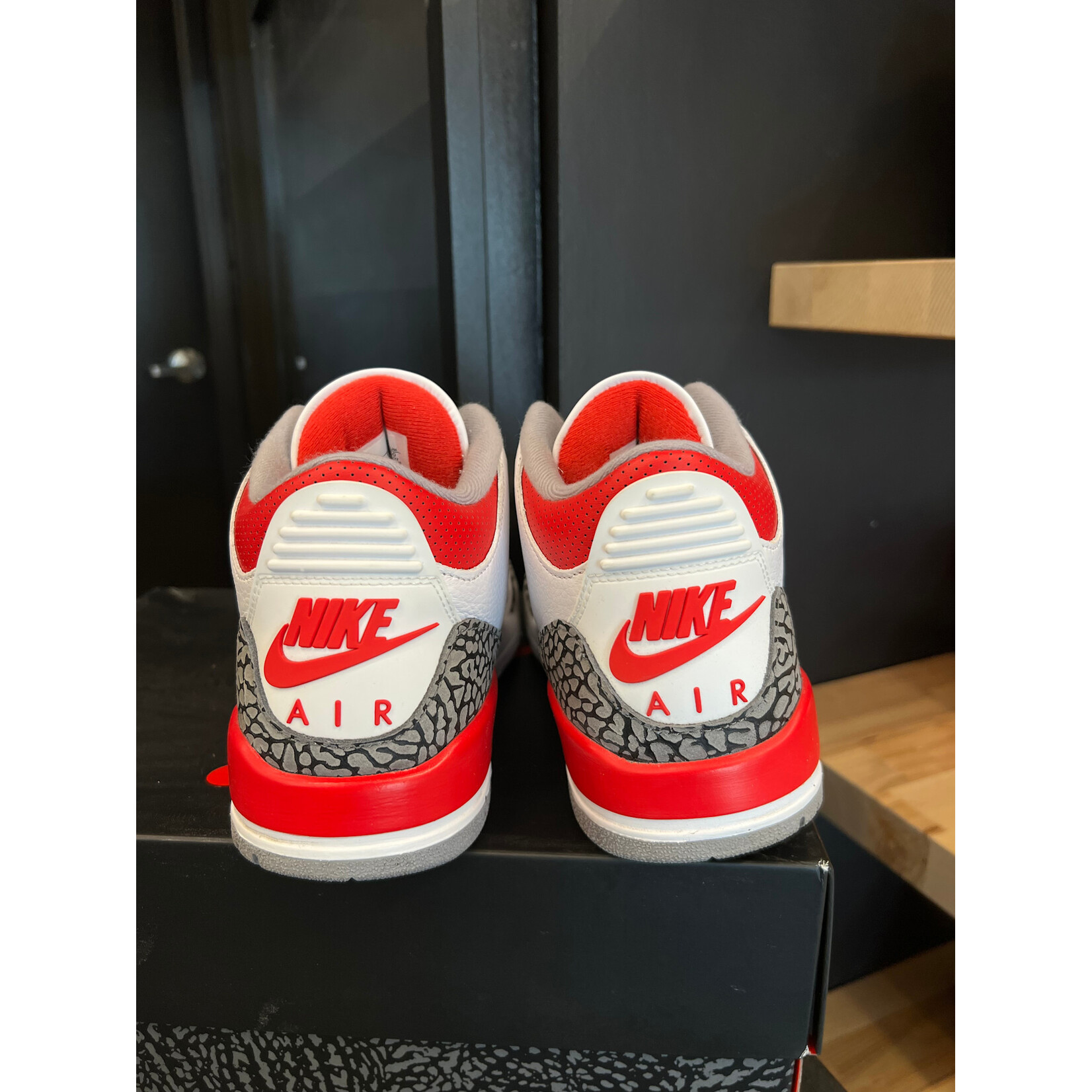 Jordan Jordan 3 Retro Fire Red (2022) Size 8.5, PREOWNED*