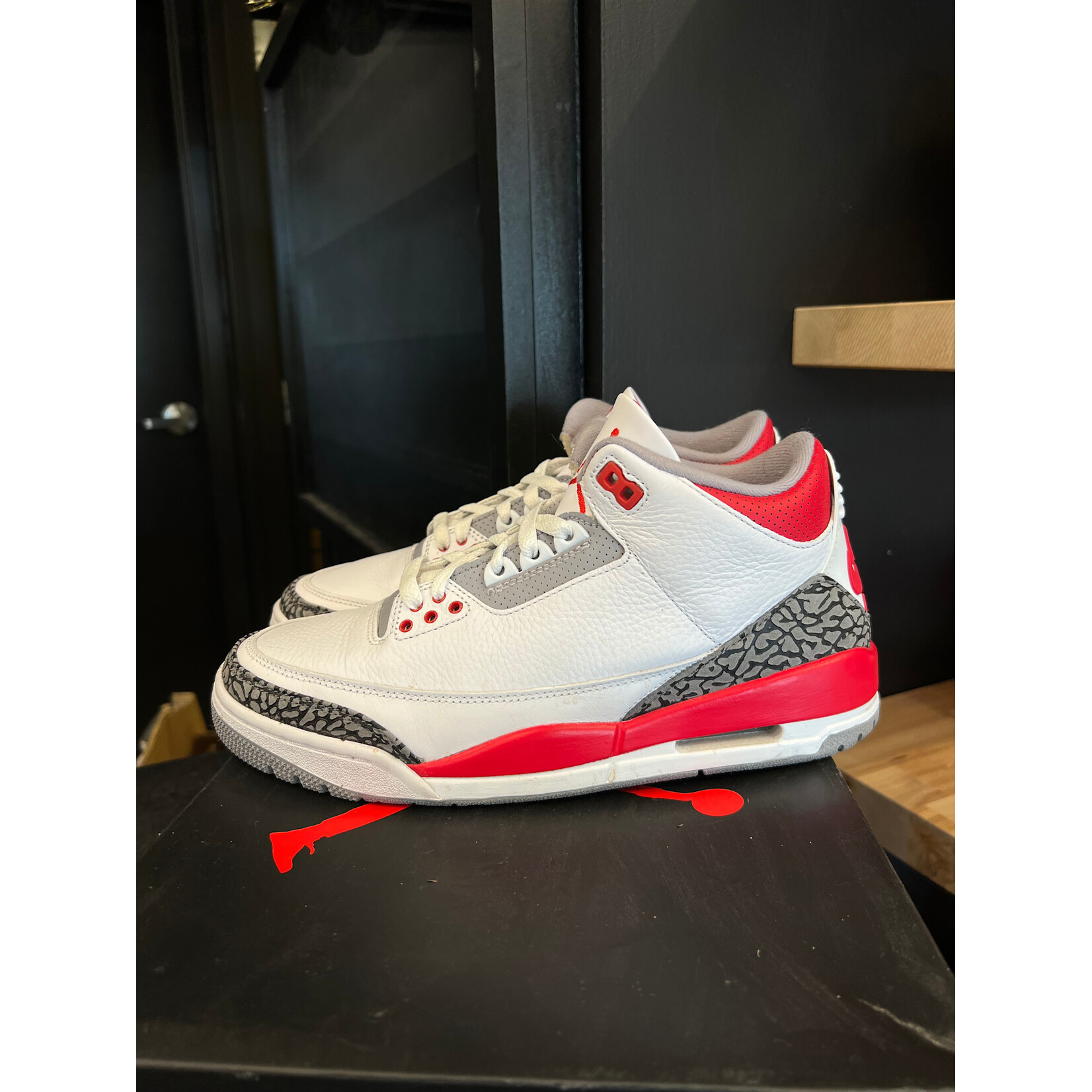Jordan Jordan 3 Retro Fire Red (2022) Size 8.5, PREOWNED*
