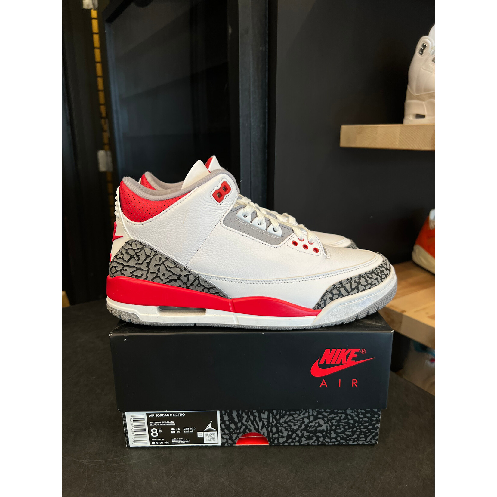 Jordan Jordan 3 Retro Fire Red (2022) Size 8.5, PREOWNED*