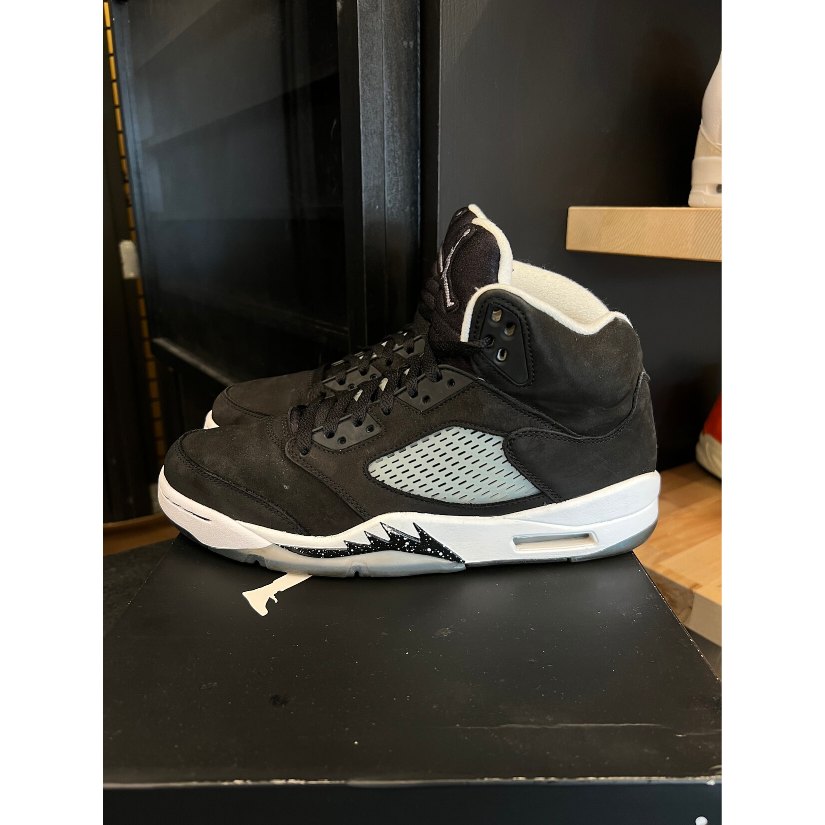 Jordan Jordan 5 Retro Moonlight (2021) Size 9, PREOWNED*