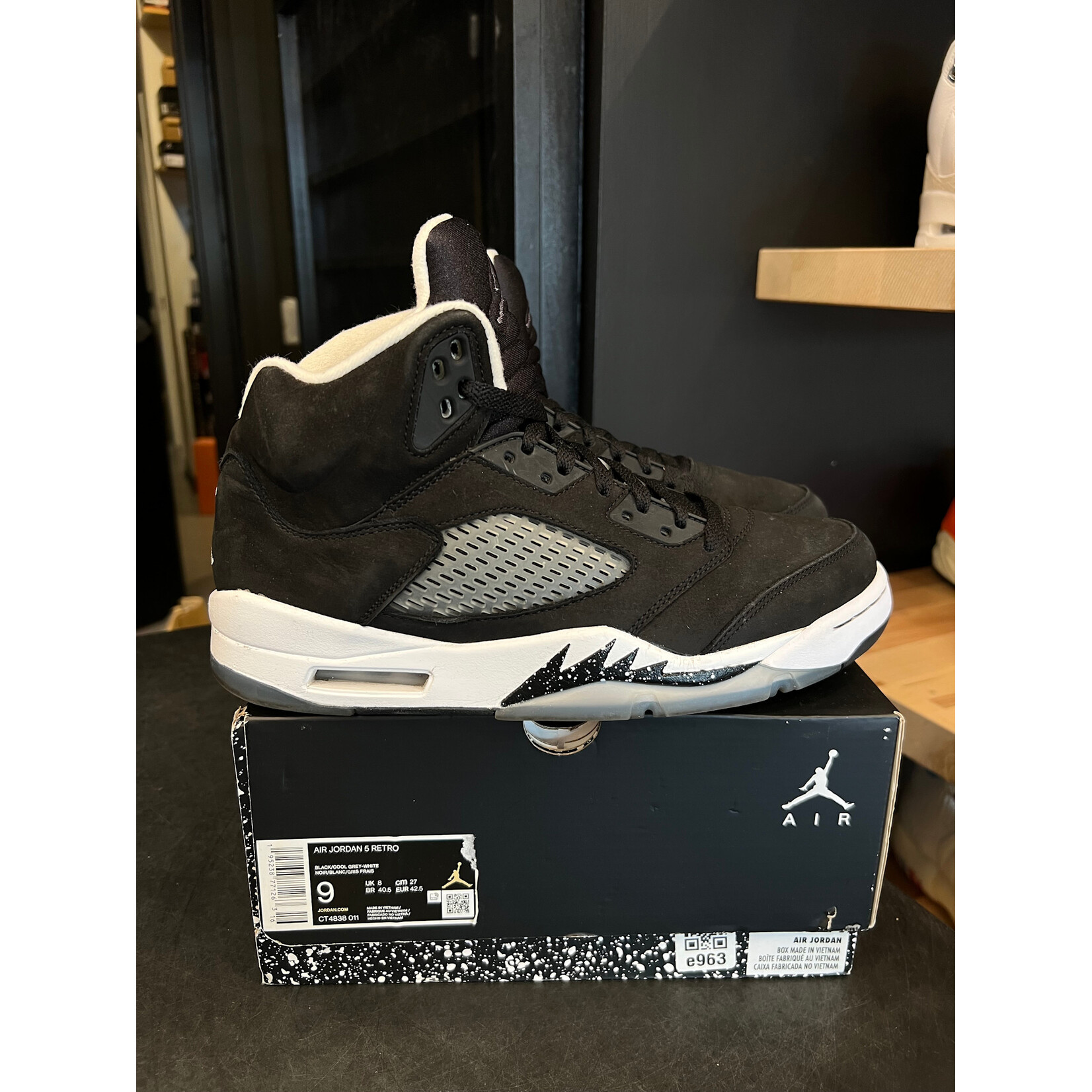 Jordan Jordan 5 Retro Moonlight (2021) Size 9, PREOWNED*