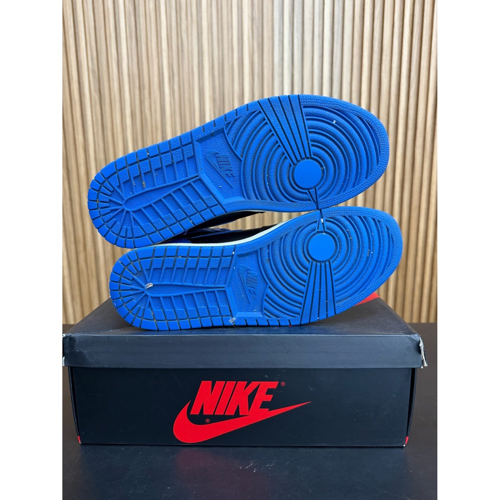 Jordan Jordan 1 Retro Royal (2017) Size 9.5, PREOWNED CUSTOM