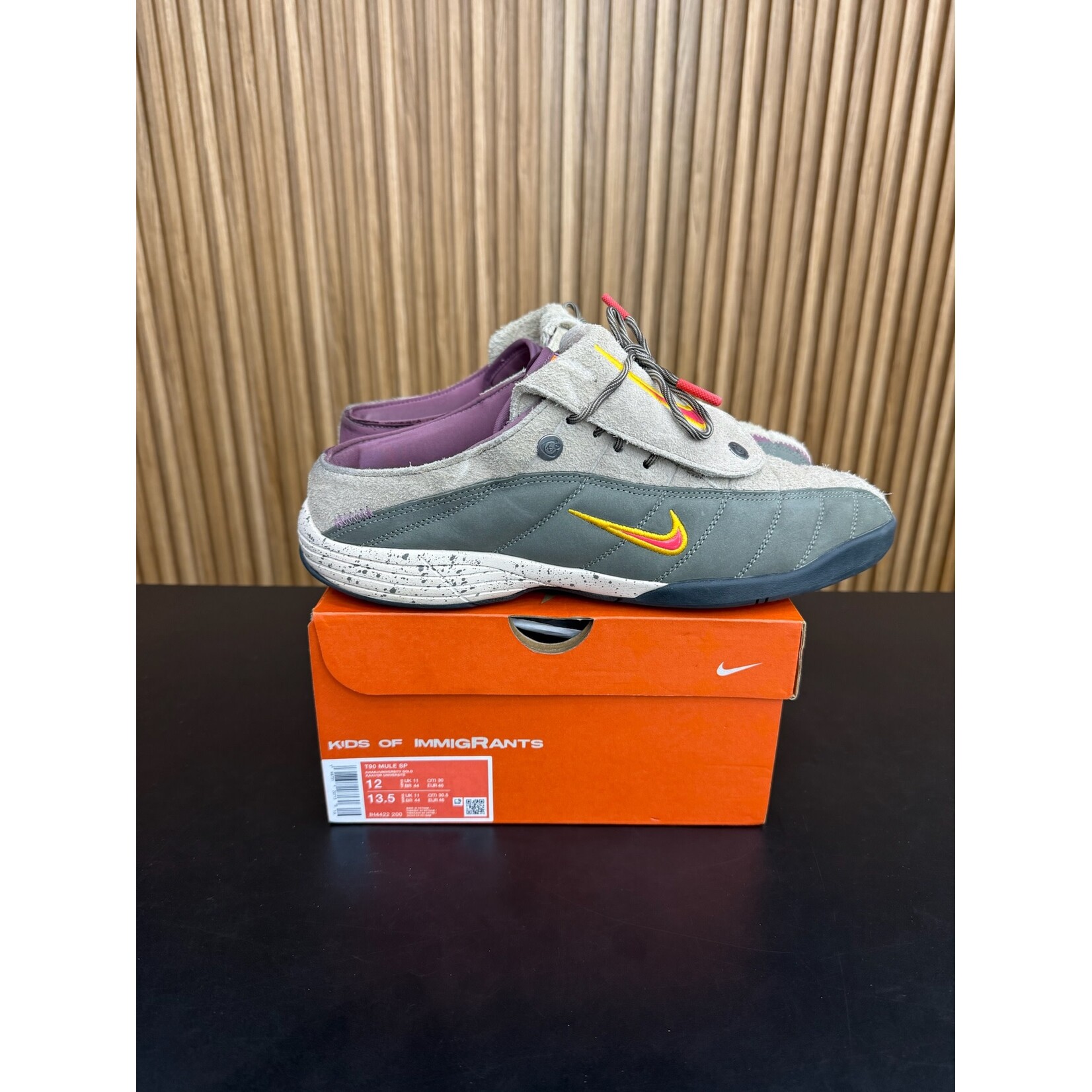Nike Nike Total 90 Mule Kids of Immigrants Khaki Size 12, PREOWNED*