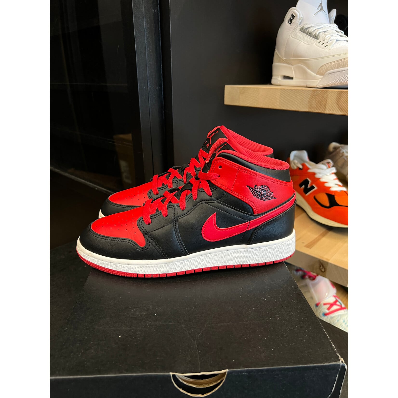 Jordan Jordan 1 Mid Alternate Bred (2022) (GS) Size 7, PREOWNED