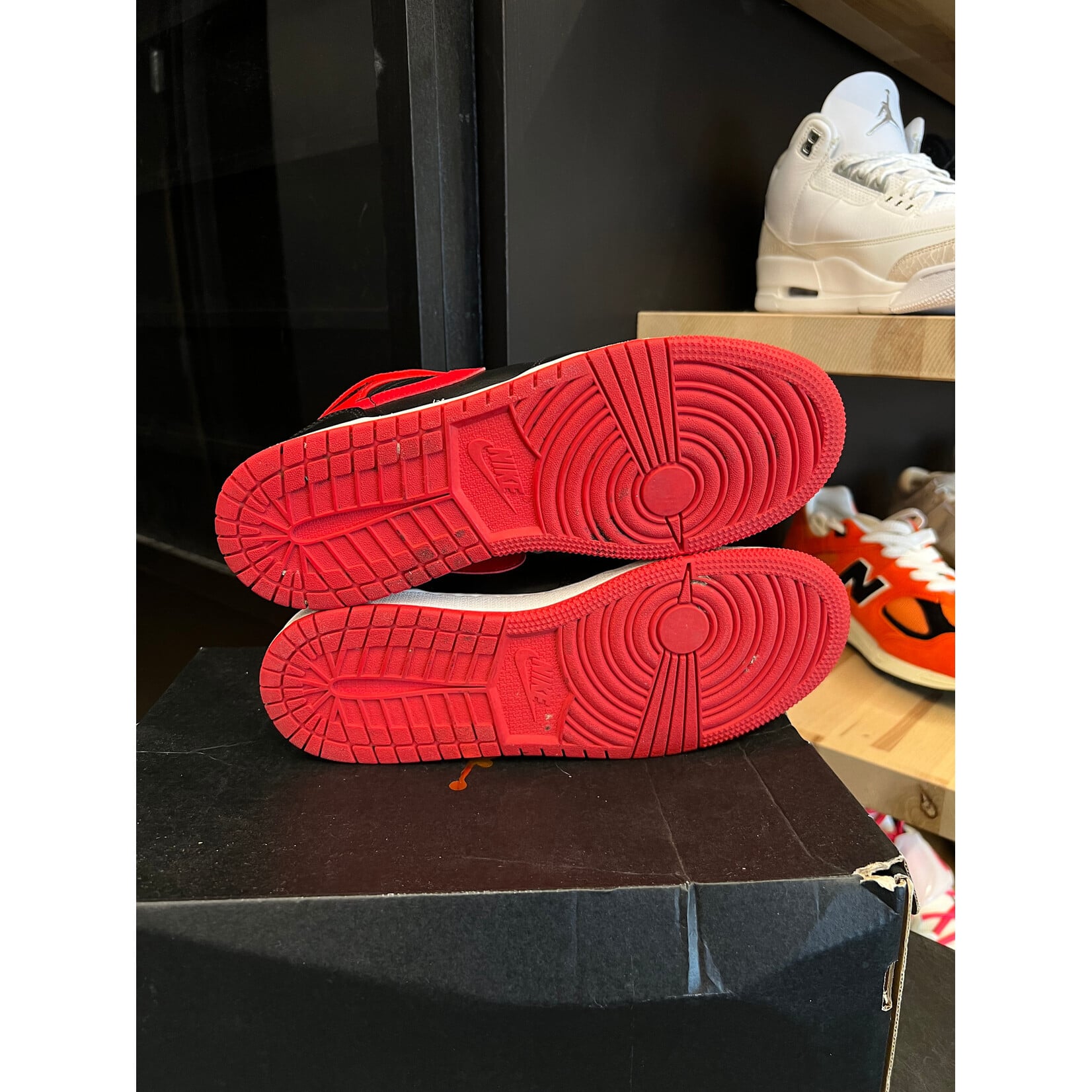 Jordan Jordan 1 Mid Alternate Bred (2022) (GS) Size 7, PREOWNED