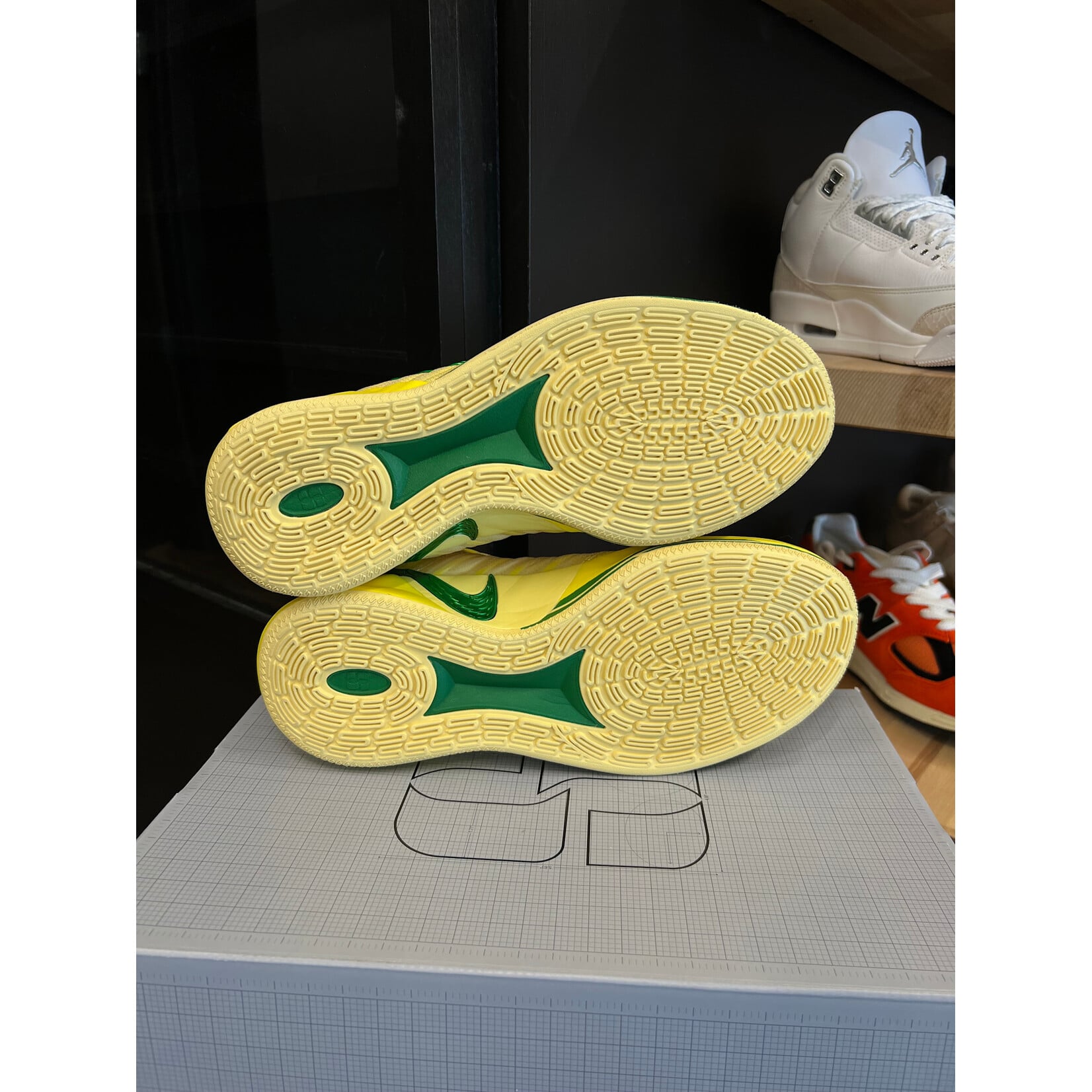 Nike Nike Sabrina 3 Oregon Ducks (Women's) Size 12W, PREOWNED