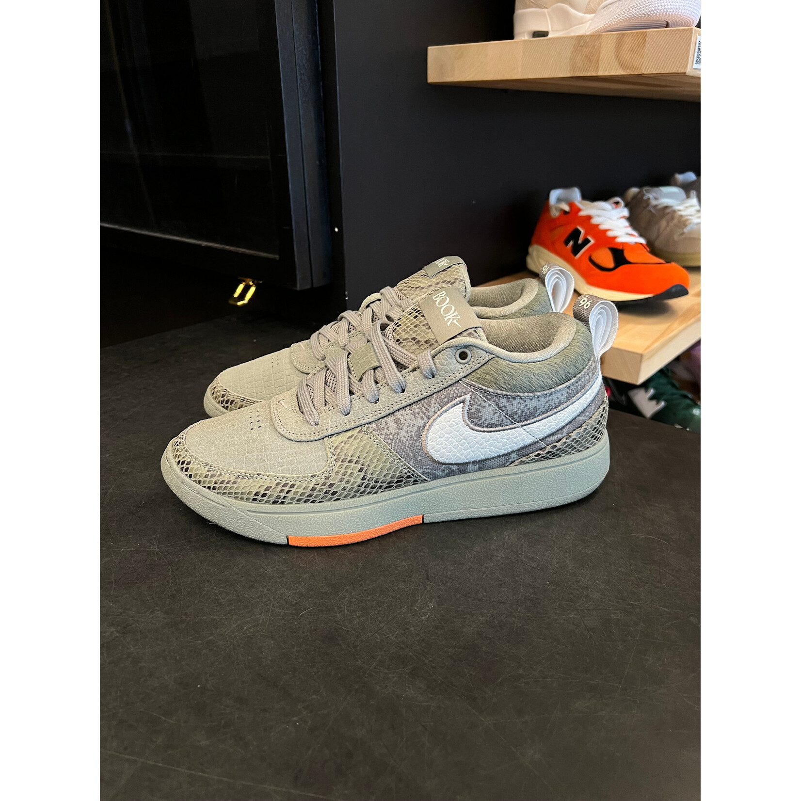 Nike Nike Book 1 Premium Hike Size 9, PREOWNED