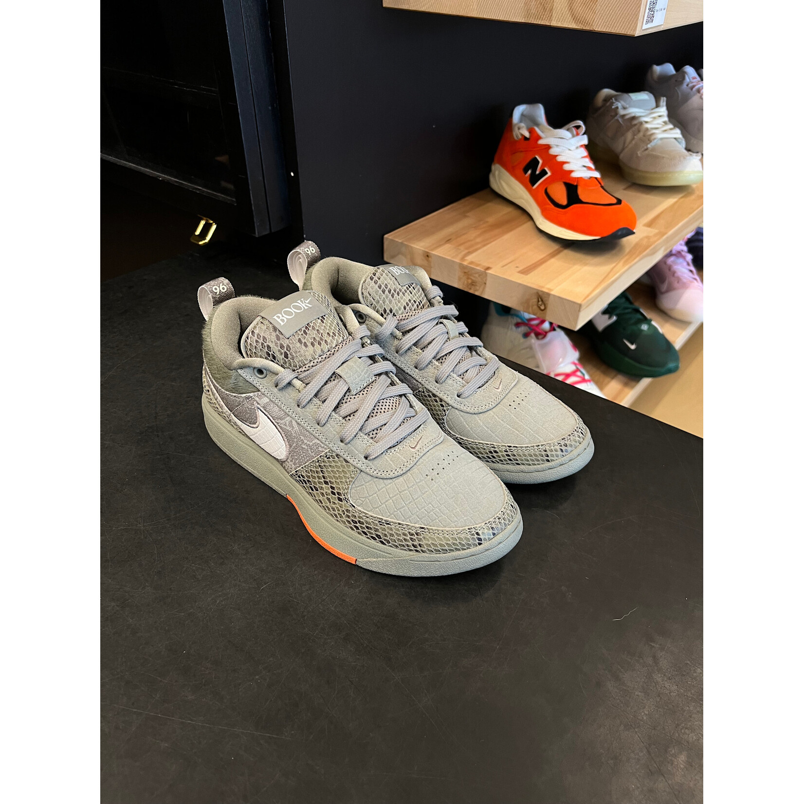 Nike Nike Book 1 Premium Hike Size 9, PREOWNED