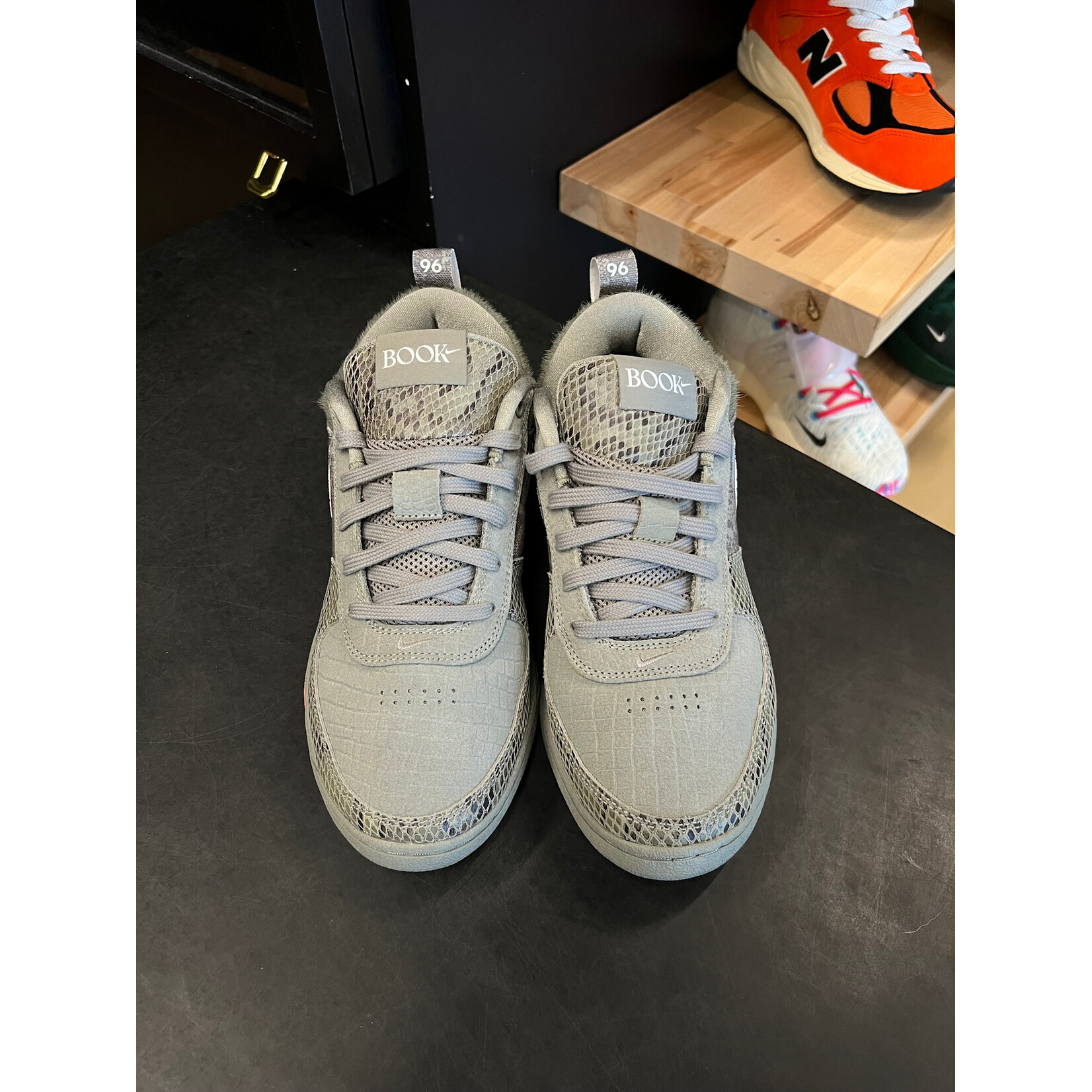 Nike Nike Book 1 Premium Hike Size 9, PREOWNED