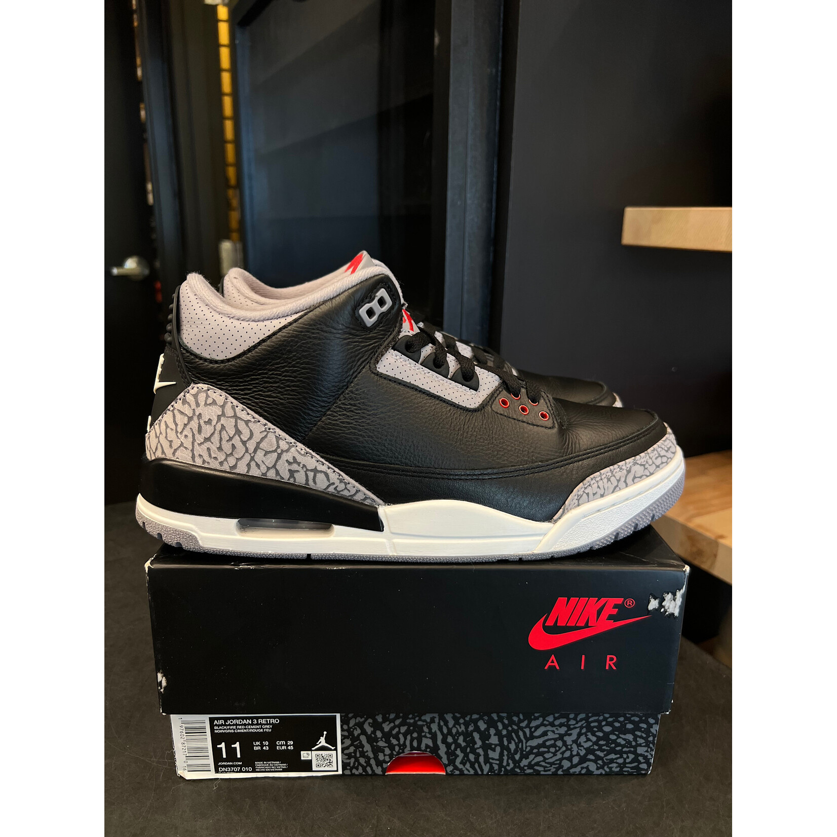 Jordan Jordan 3 Retro OG Black Cement (2024) Size 11, PREOWNED*