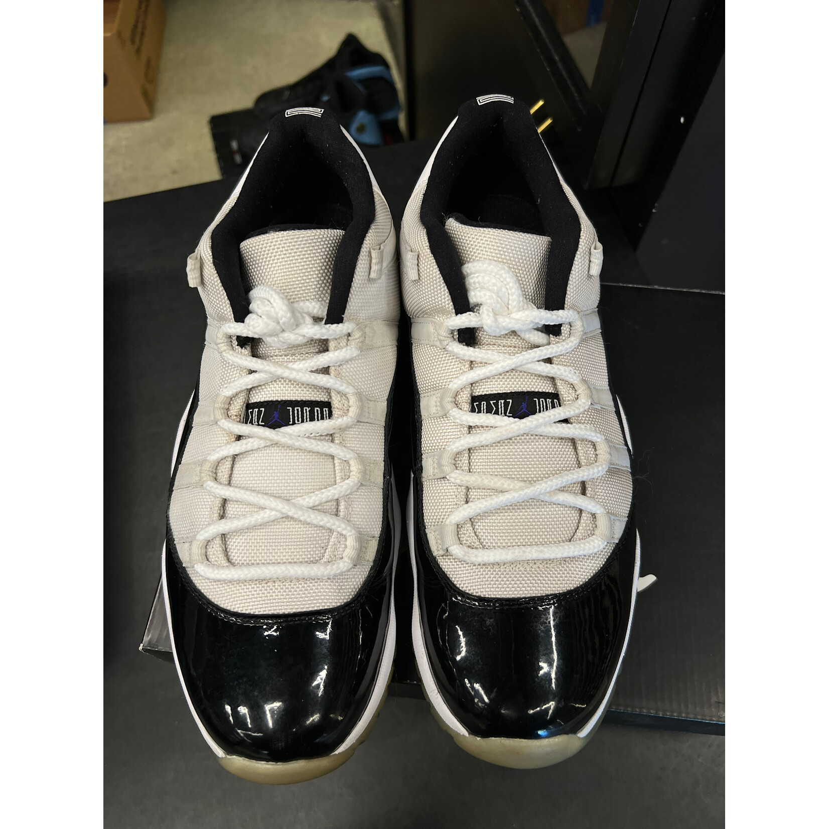 Jordan Jordan 11 Retro Low Concord Size 11, PREOWNED*