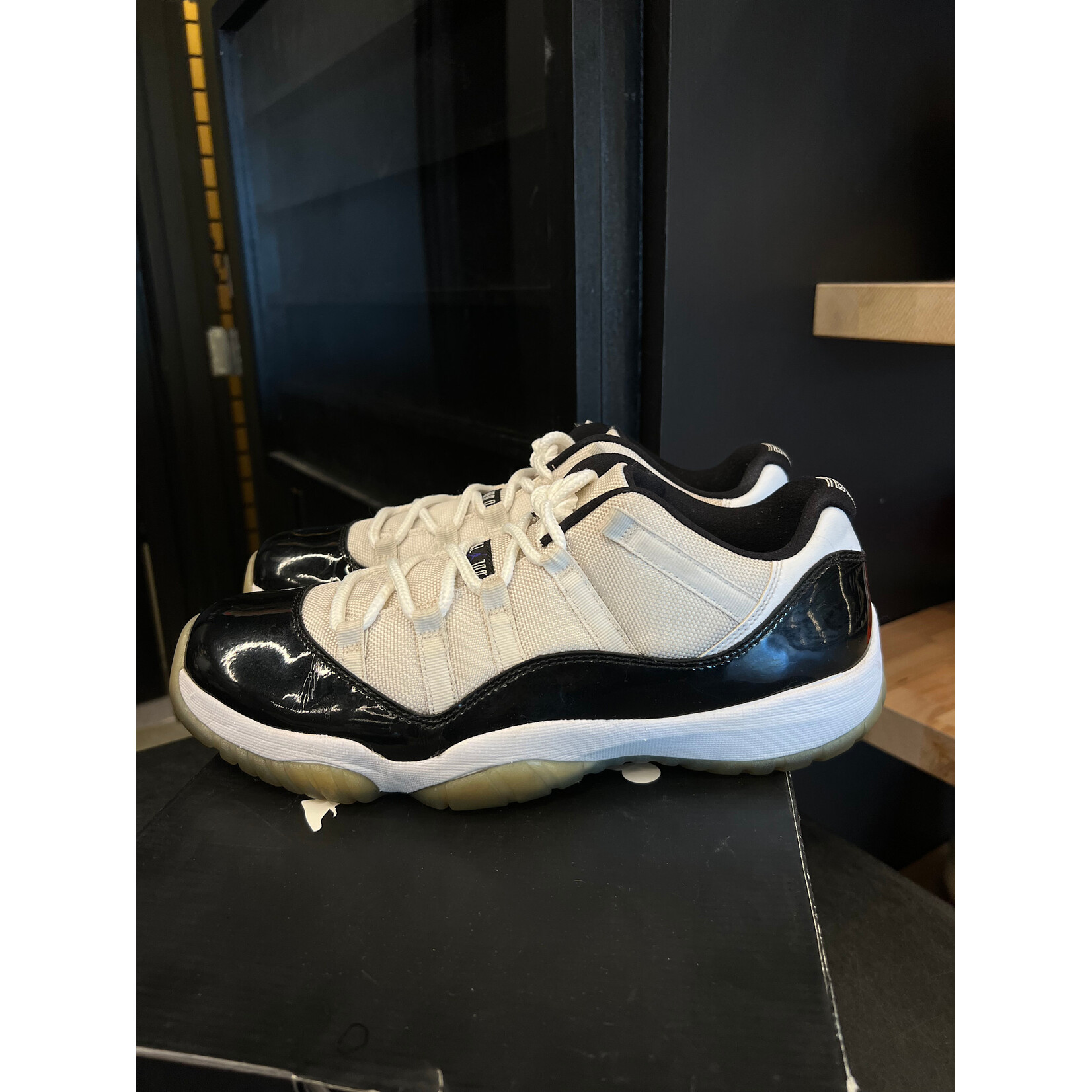 Jordan Jordan 11 Retro Low Concord Size 11, PREOWNED*