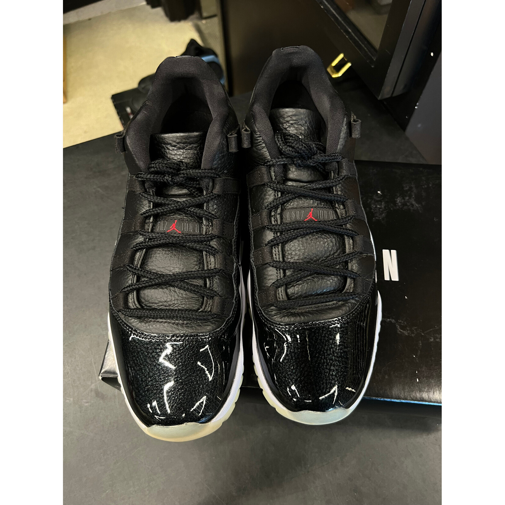 Jordan Jordan 11 Retro Low 72-10 Size 11.5, PREOWNED*