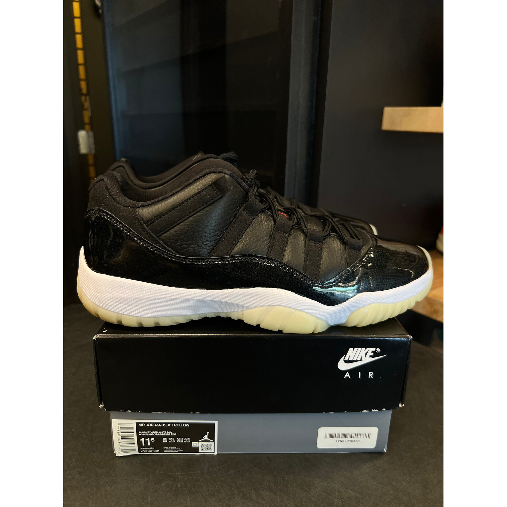 Jordan Jordan 11 Retro Low 72-10 Size 11.5, PREOWNED*
