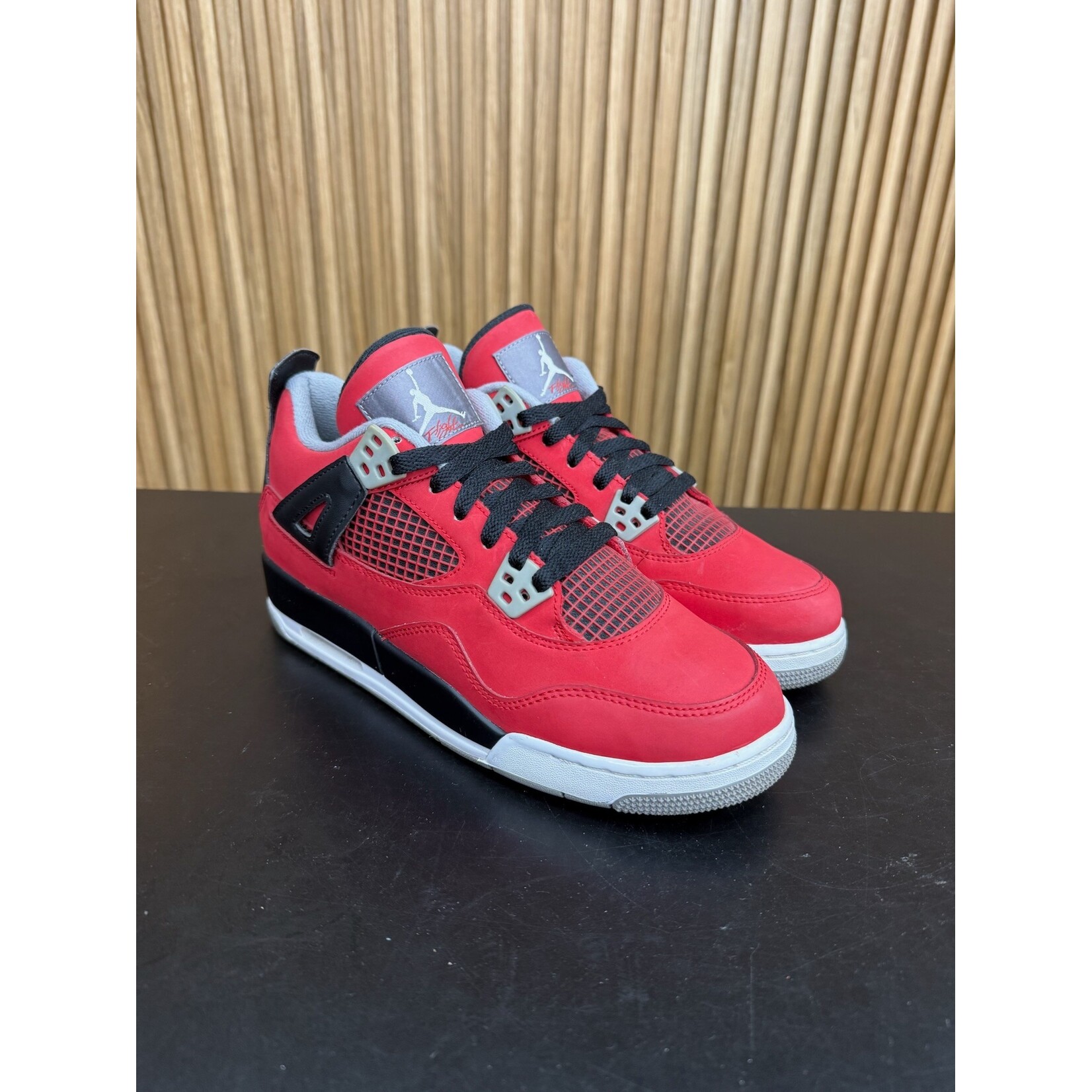 Jordan Jordan 4 Retro Toro Bravo (GS) Size 7Y, PREOWNED NO BOX NO INSOLES