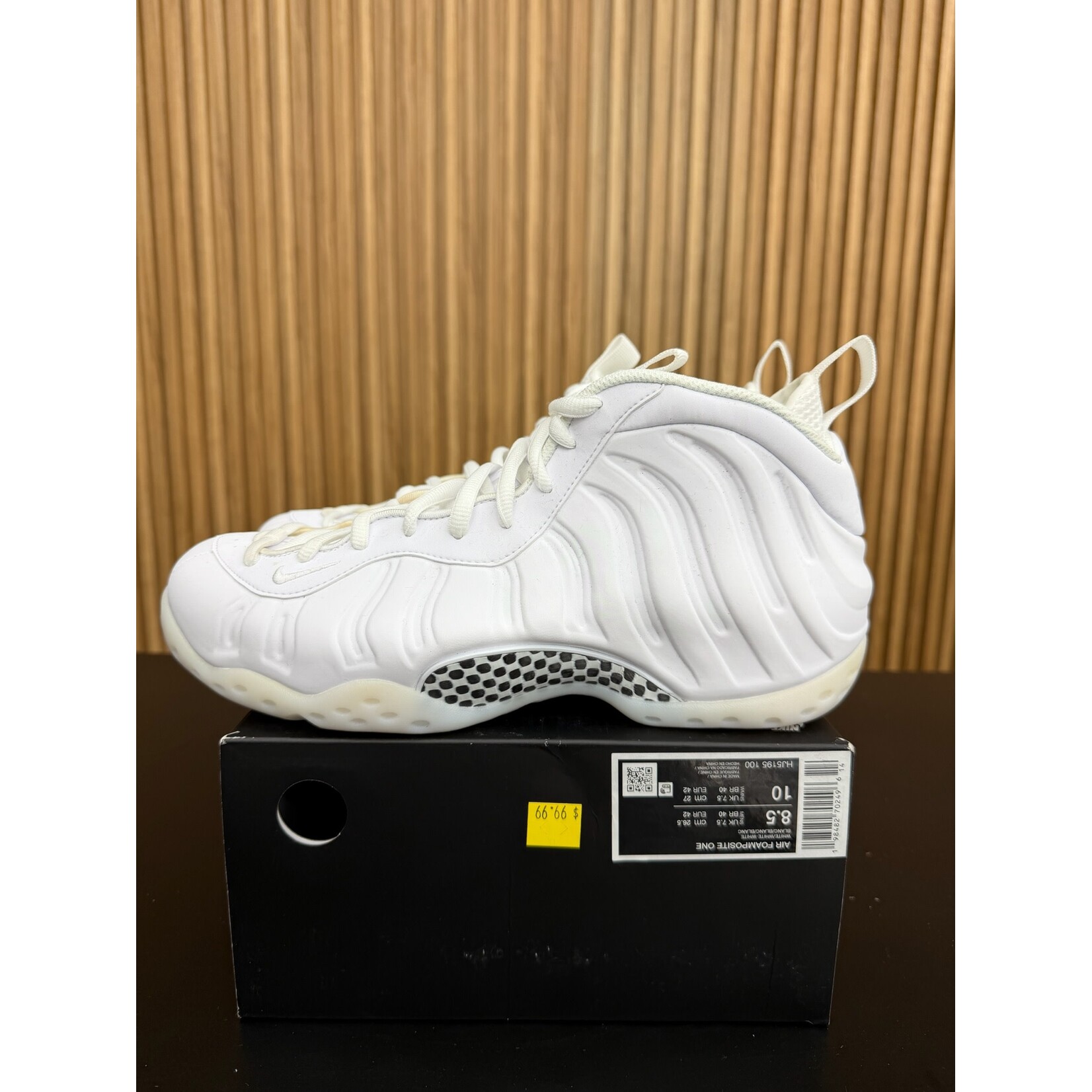 Nike Nike Air Foamposite One Triple White Size 8.5, DS BRAND NEW NO TOP LID