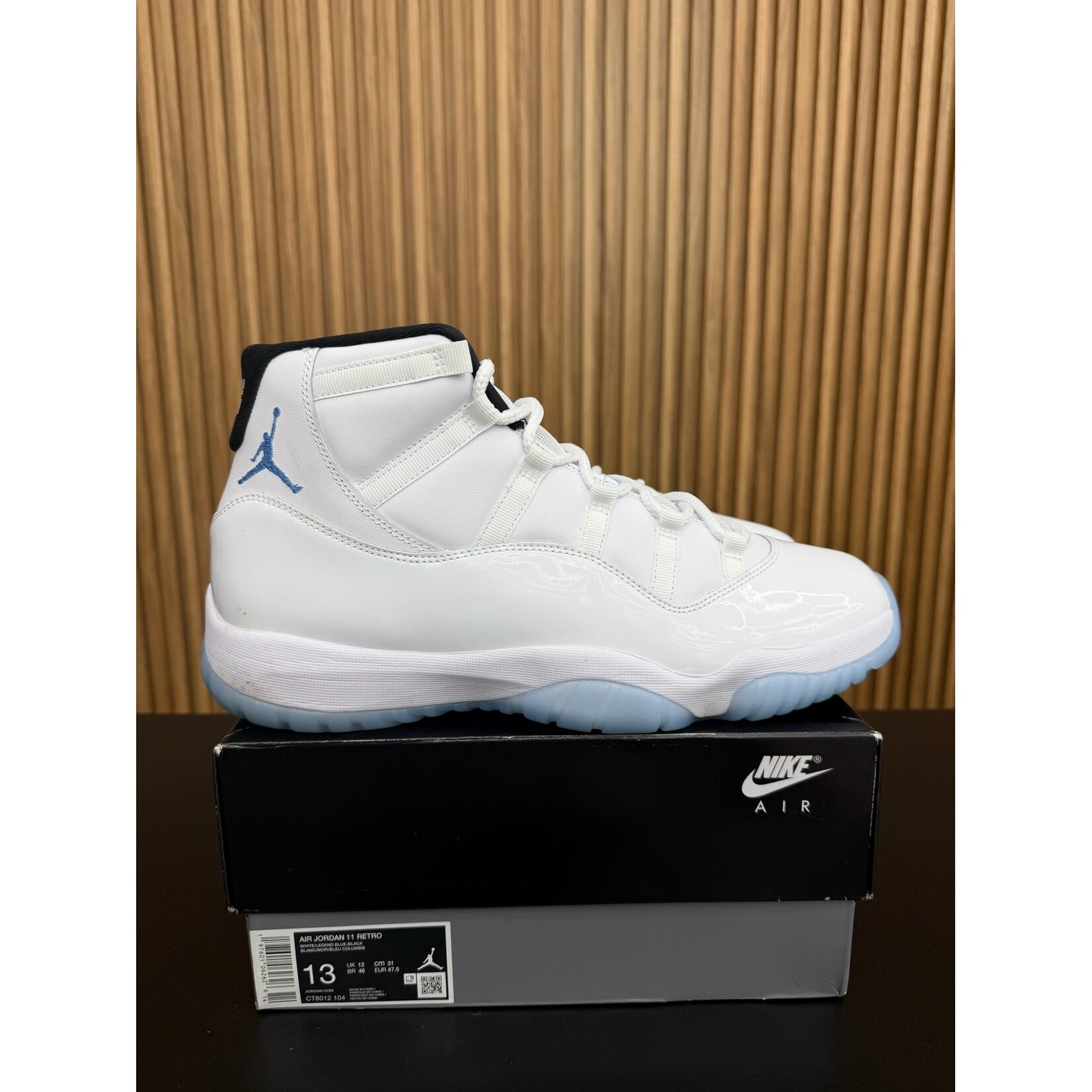 Jordan Jordan 11 Retro Legend Blue (2024) Size 13, PREOWNED