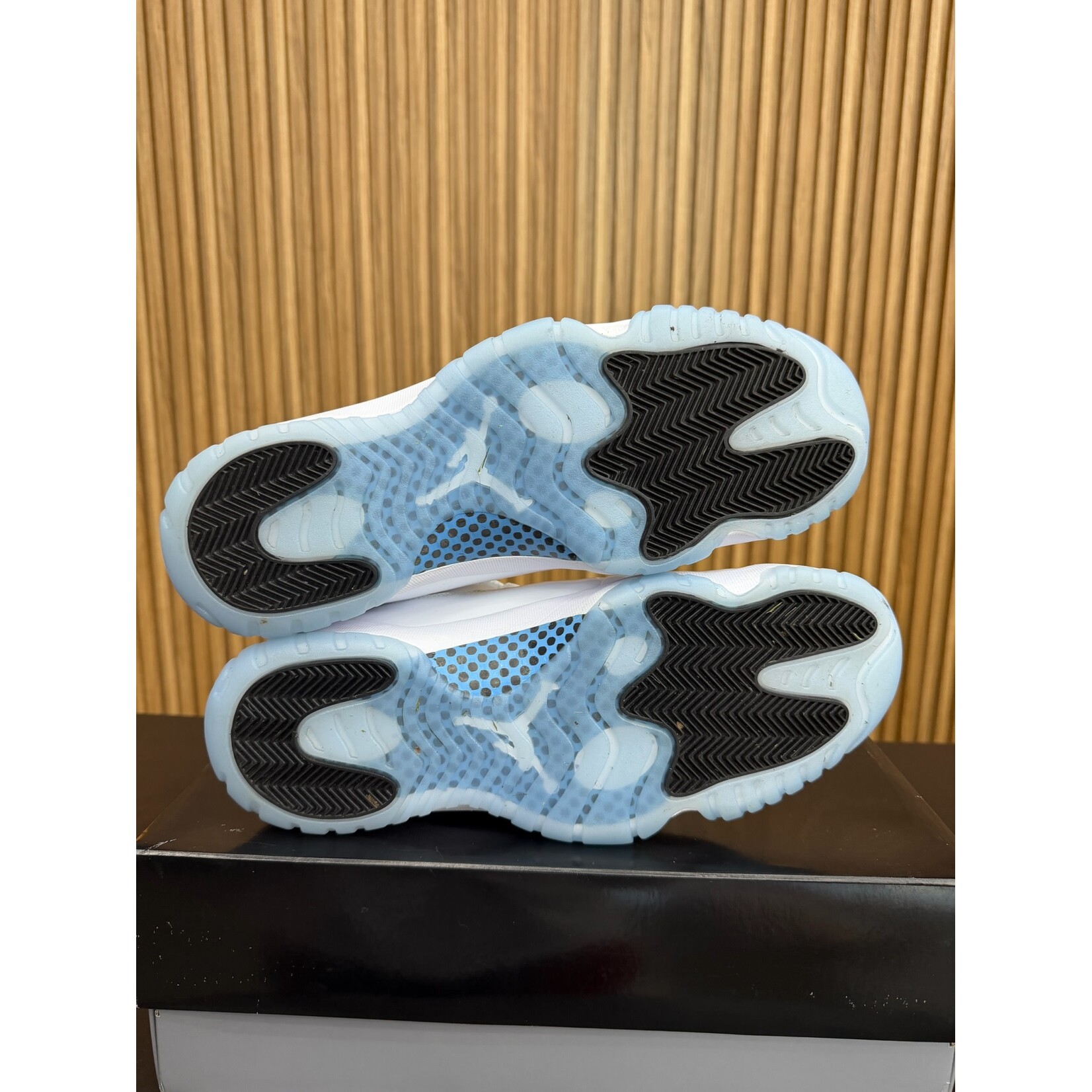 Jordan Jordan 11 Retro Legend Blue (2024) Size 13, PREOWNED
