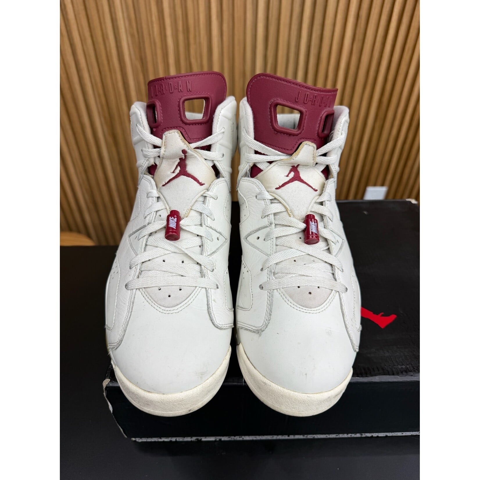 Jordan Jordan 6 Retro Maroon (2015) Size 13, PREOWNED