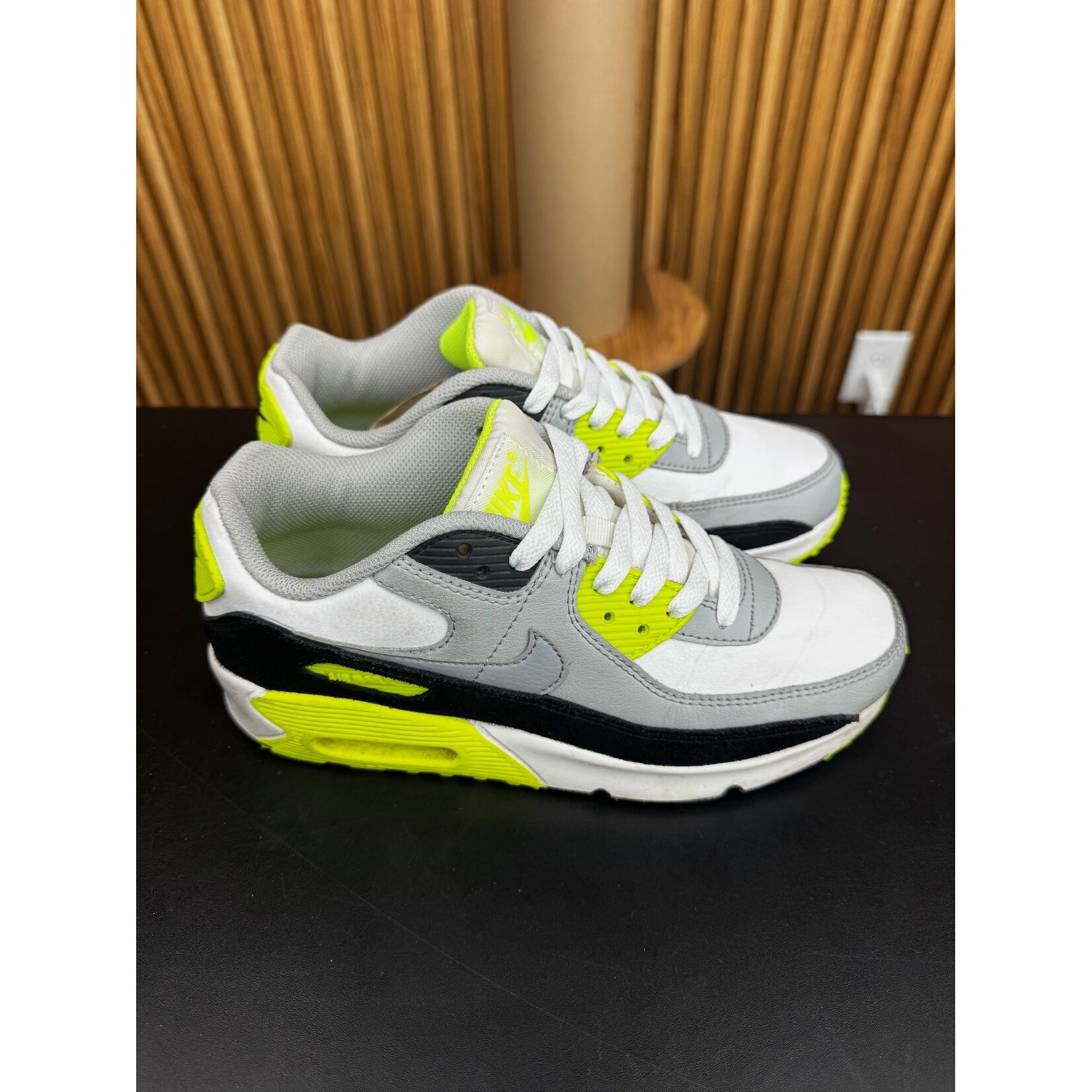 Nike Nike Air Max 90 OG Volt (2020) (GS) Size 5Y, PREOWNED NO BOX*