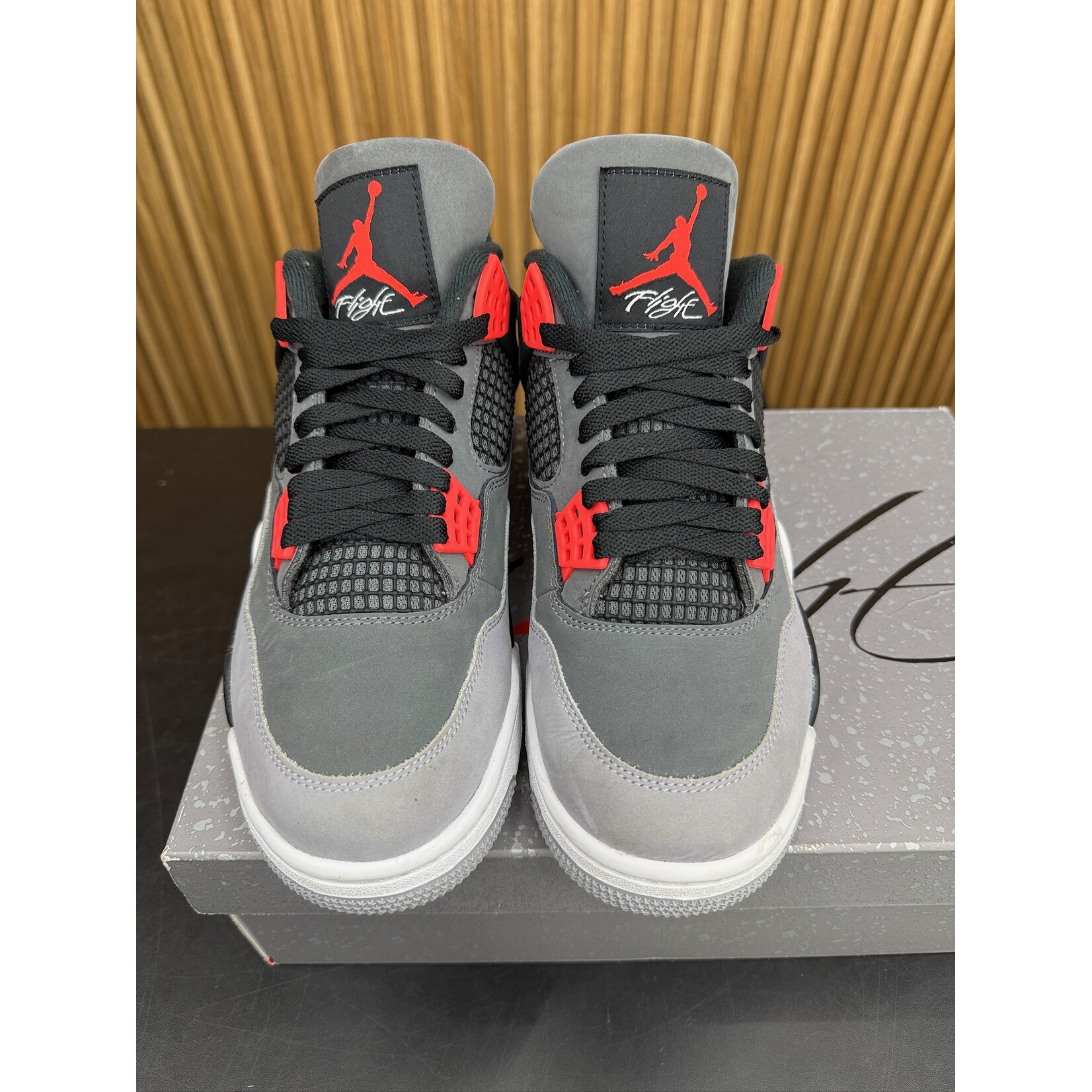 Jordan Jordan 4 Retro Infrared Size 8.5, PREOWNED