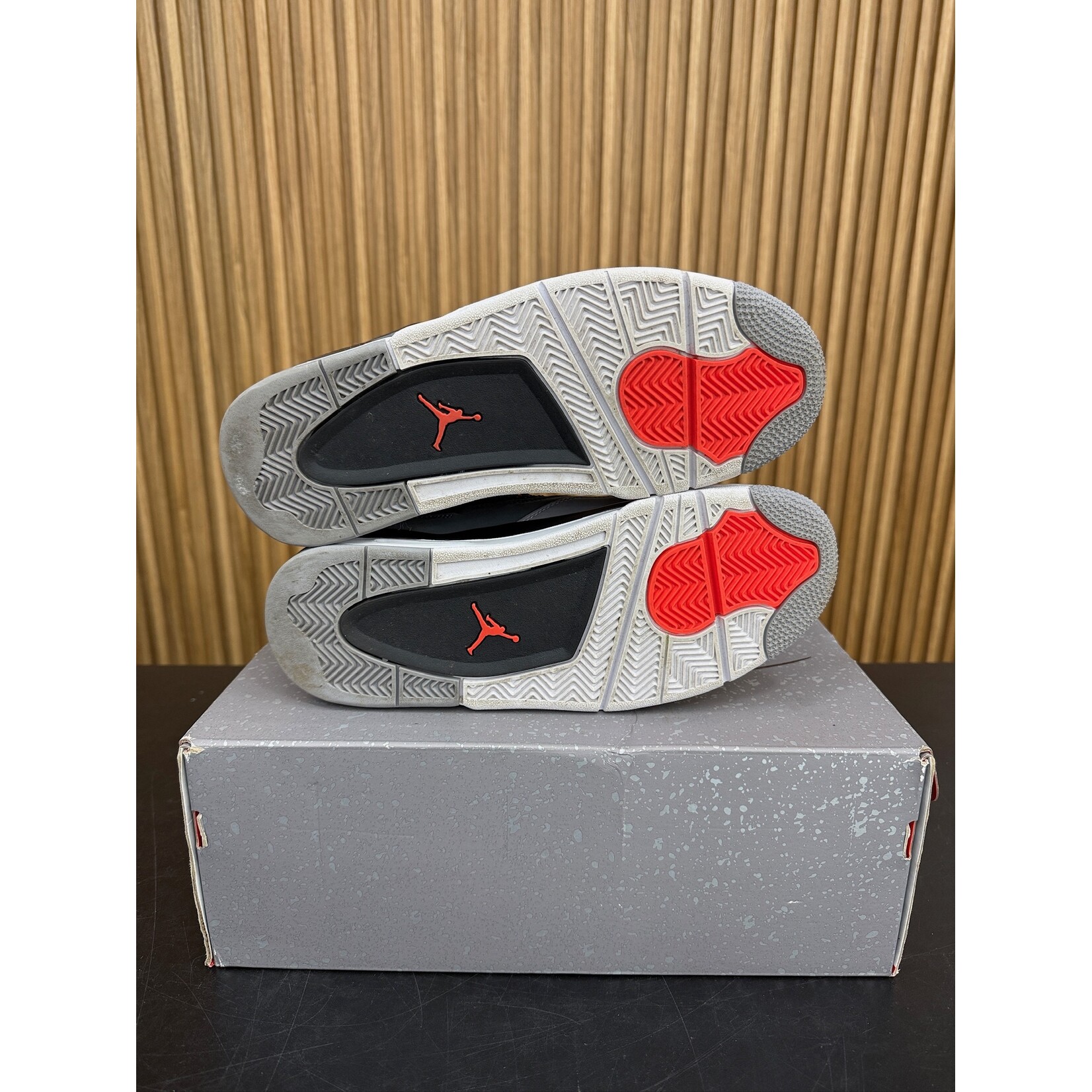 Jordan Jordan 4 Retro Infrared Size 8.5, PREOWNED