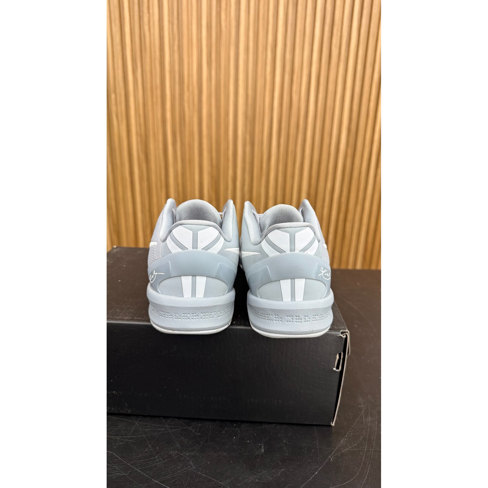 Nike Nike Kobe 8 Wolf Grey (GS) Size 6.5Y, PREOWNED