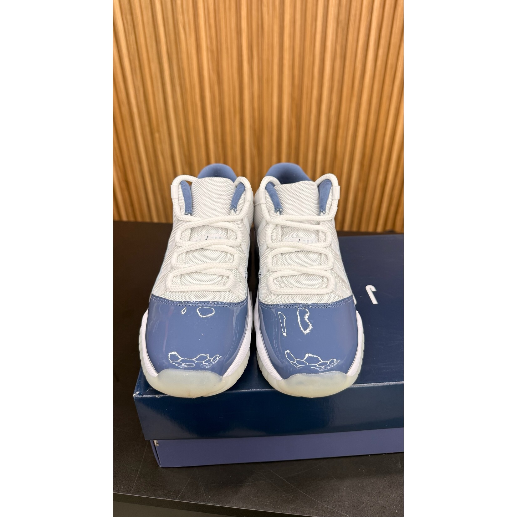 Jordan Jordan 11 Retro Low Diffused Blue (GS) Size 7Y, PREOWNED