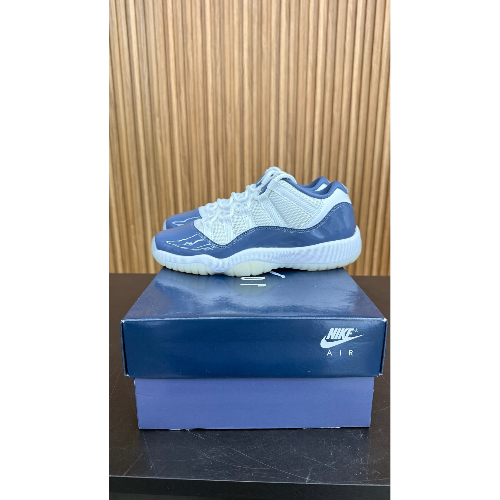 Jordan Jordan 11 Retro Low Diffused Blue (GS) Size 7Y, PREOWNED