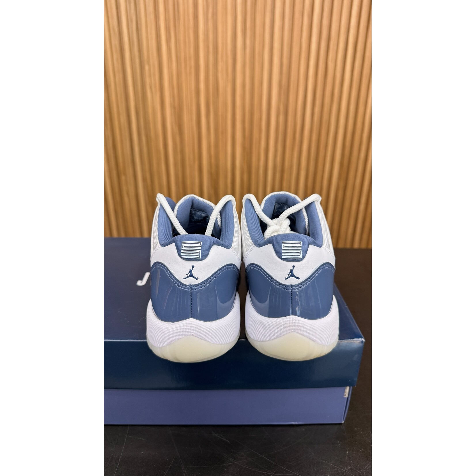 Jordan Jordan 11 Retro Low Diffused Blue (GS) Size 7Y, PREOWNED