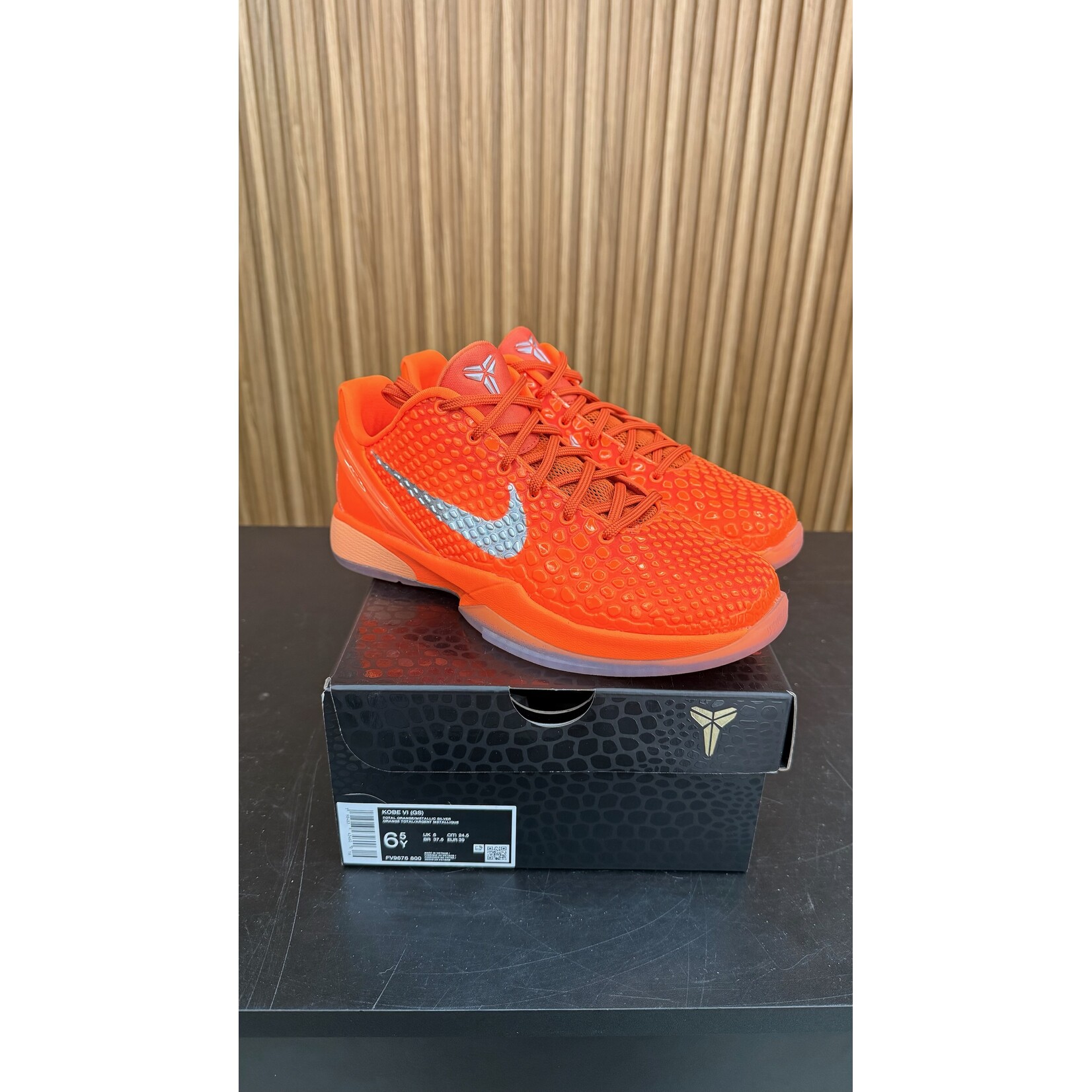 Nike Nike Kobe 6 Total Orange (GS) Size 6.5, PREOWNED