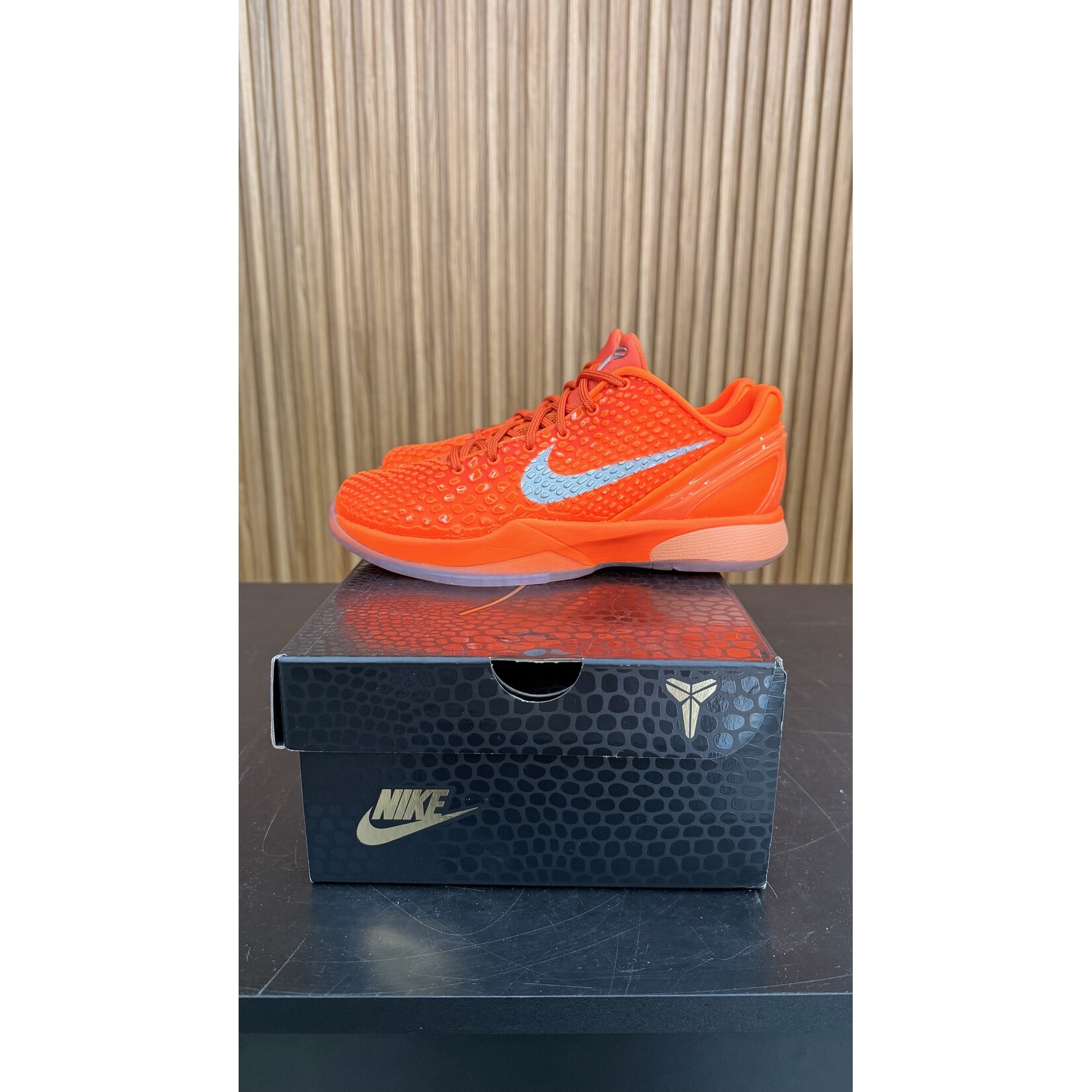 Nike Nike Kobe 6 Total Orange (GS) Size 6.5, PREOWNED