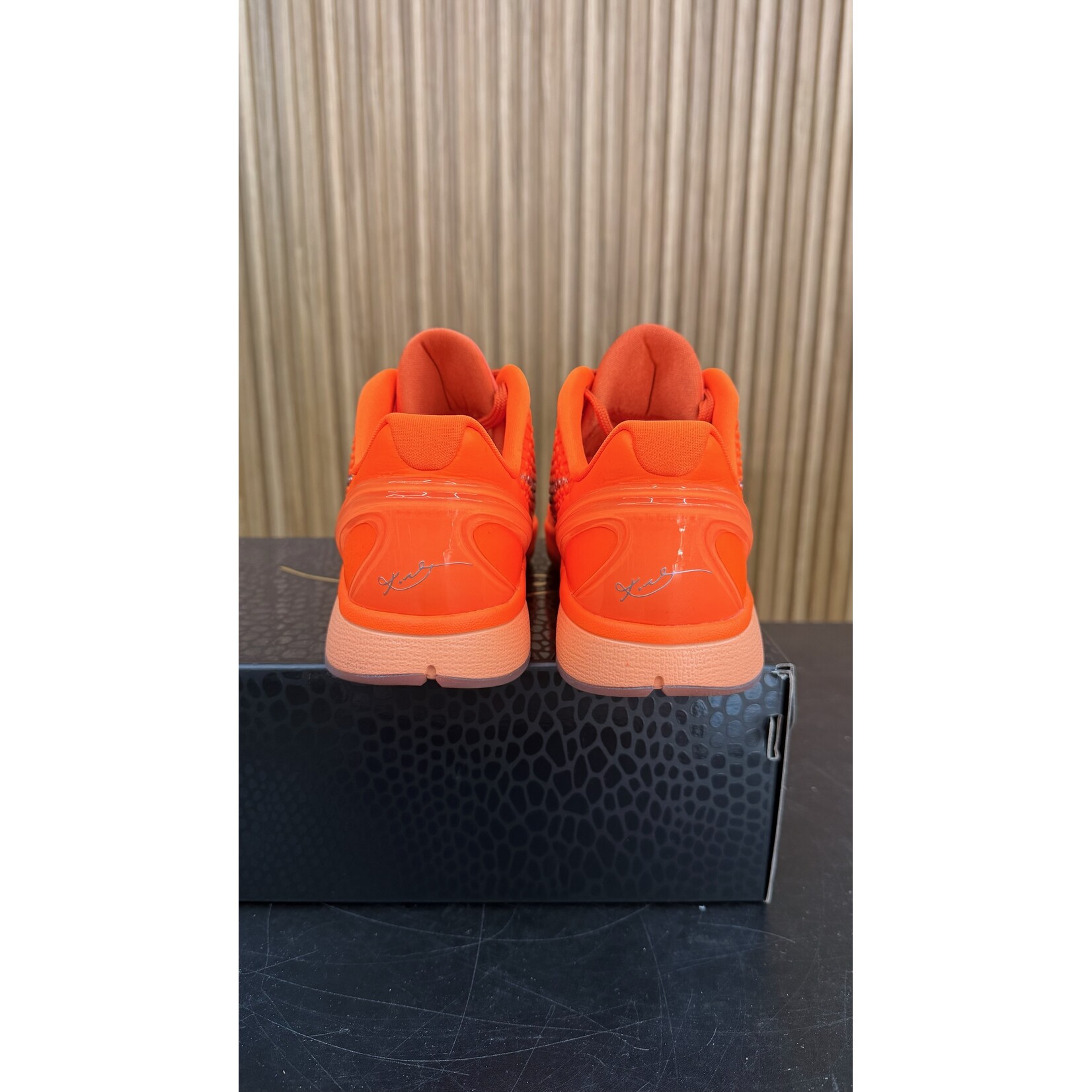 Nike Nike Kobe 6 Total Orange (GS) Size 6.5, PREOWNED